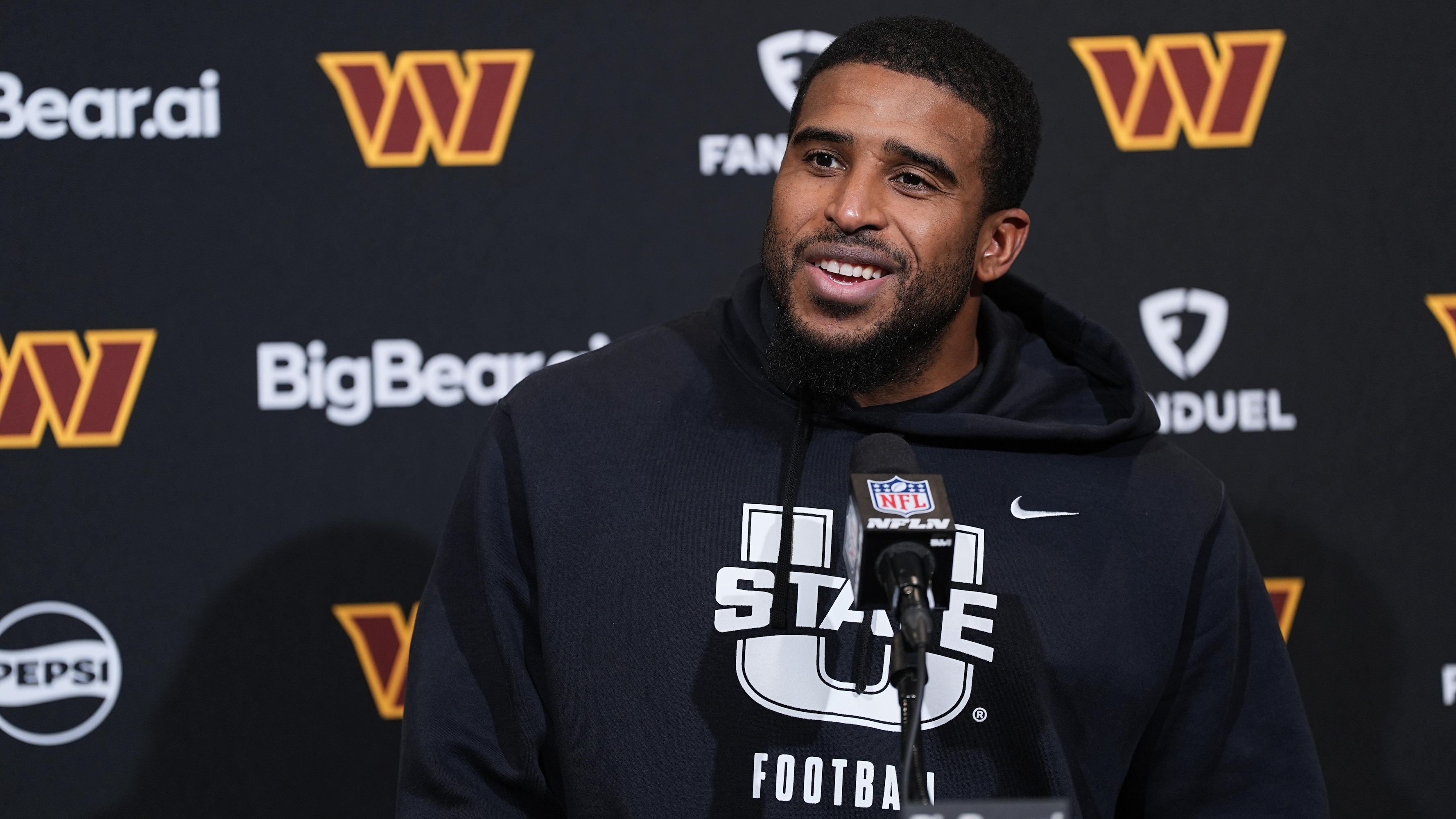 bleacherreport.com - Paul Kasabian - Walter Payton Man of the Year 2025-26 Award Winner, Voting Results and Reaction