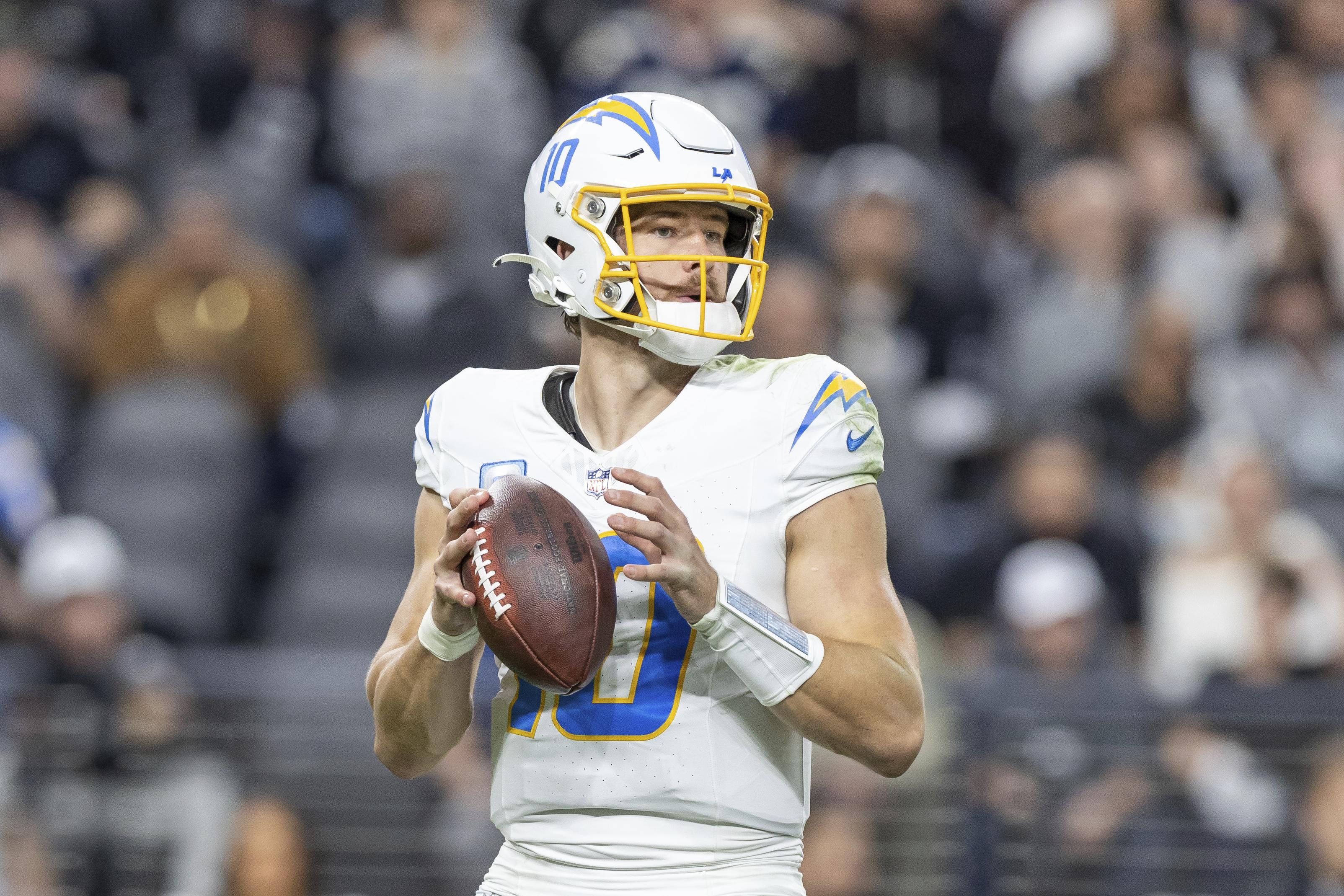 Chargers Raiders Football