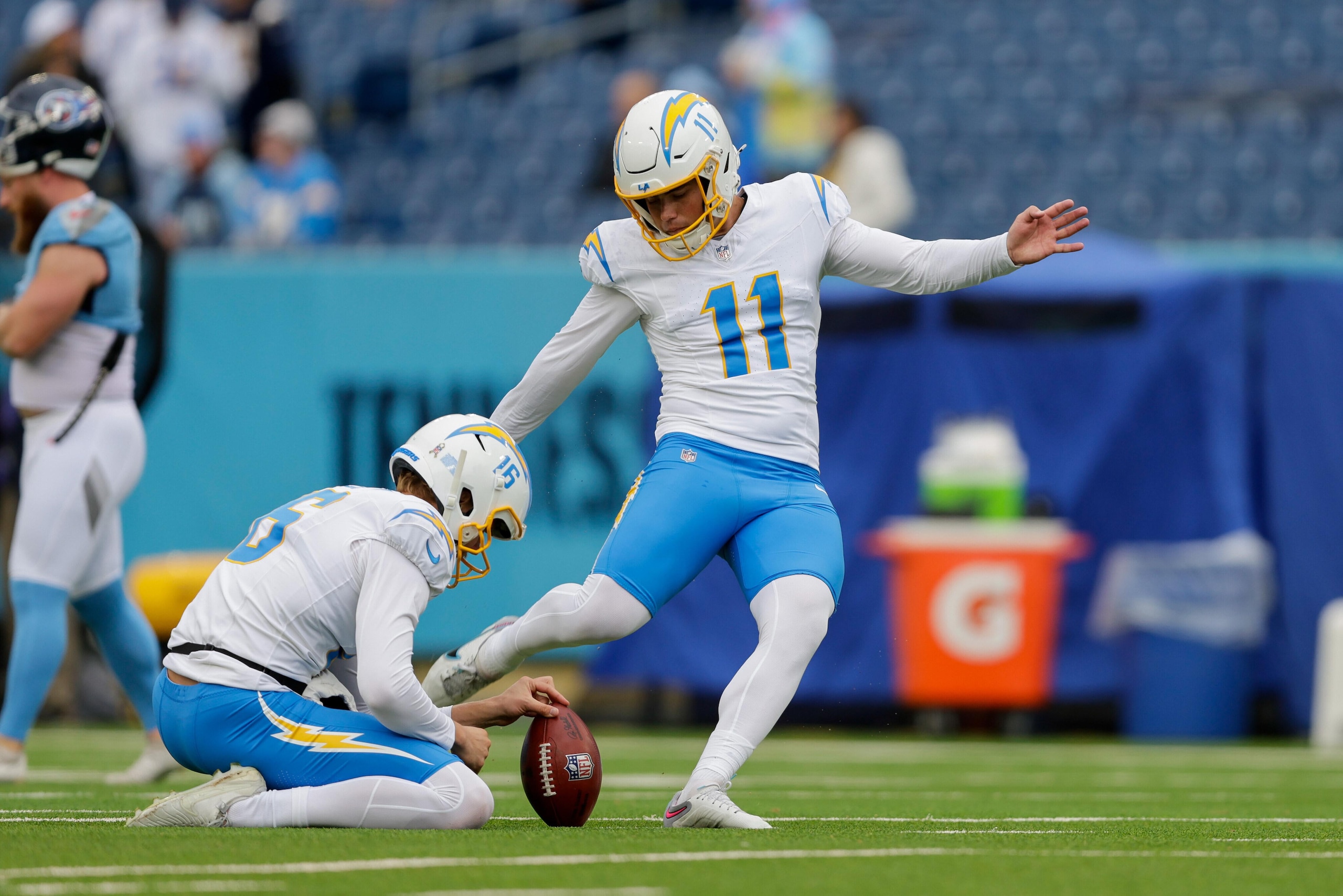 Chargers Titans Football