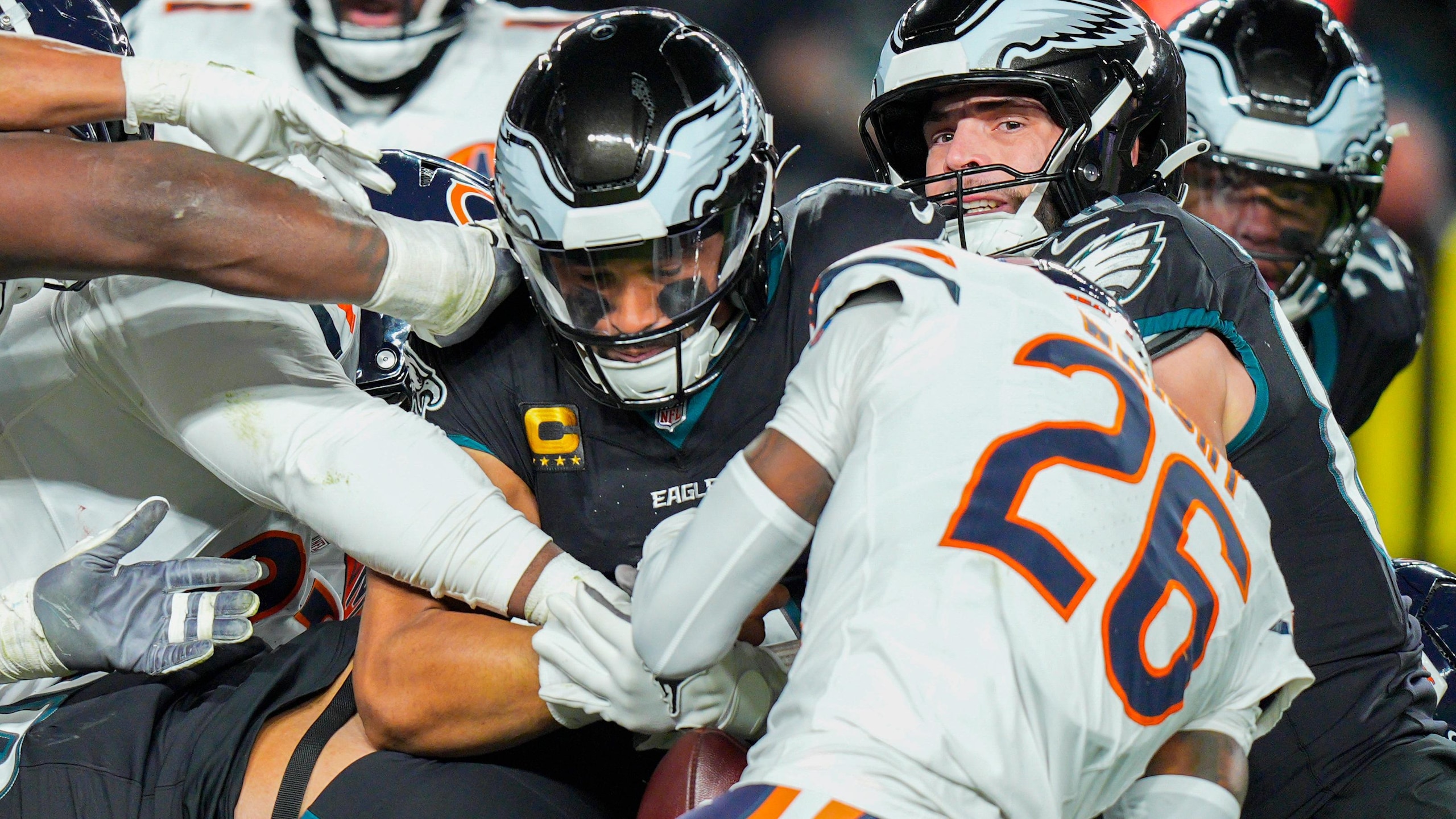 Bears Eagles Football