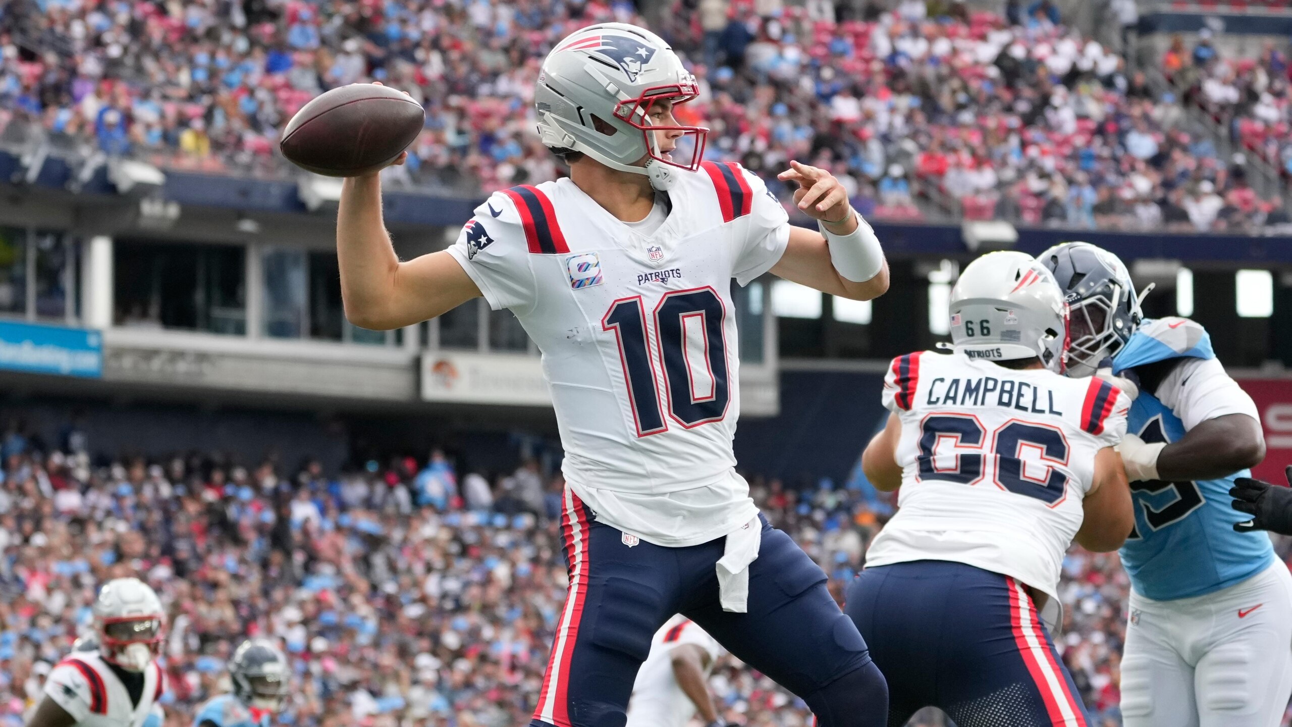 Patriots Titans Football