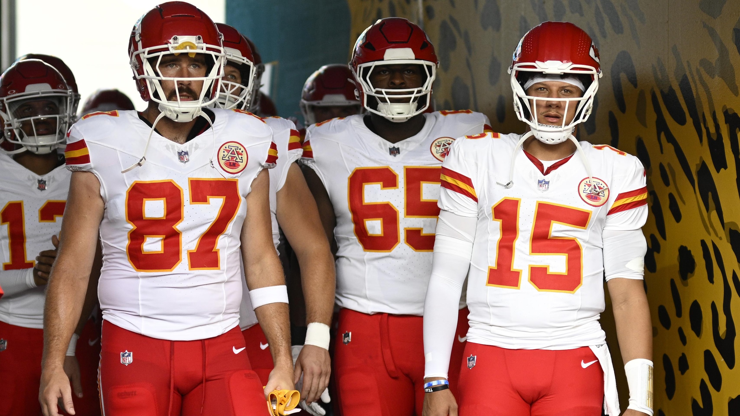 Chiefs Mahomes Kelce Break Ins Football