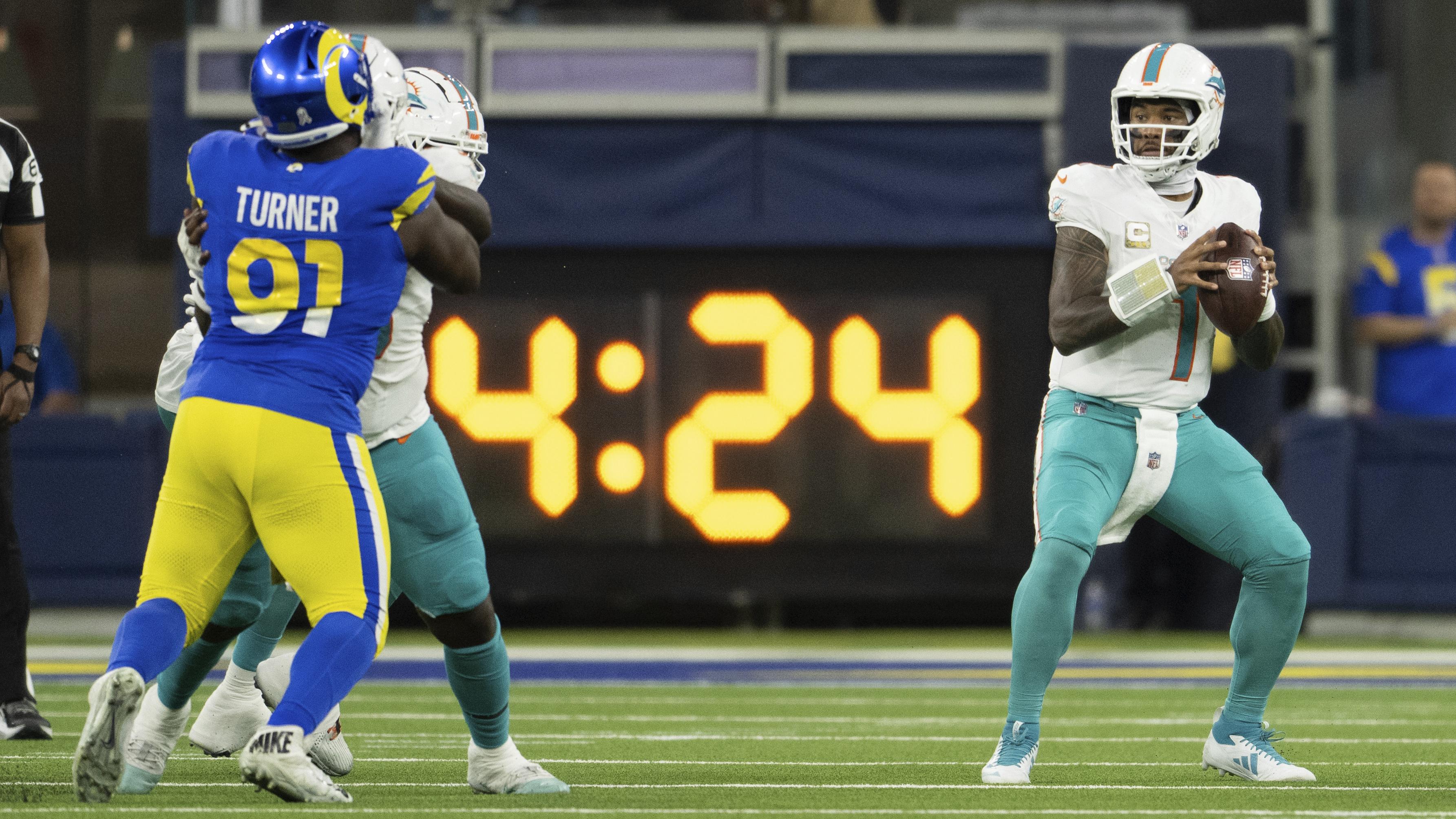 Dolphins Rams Football