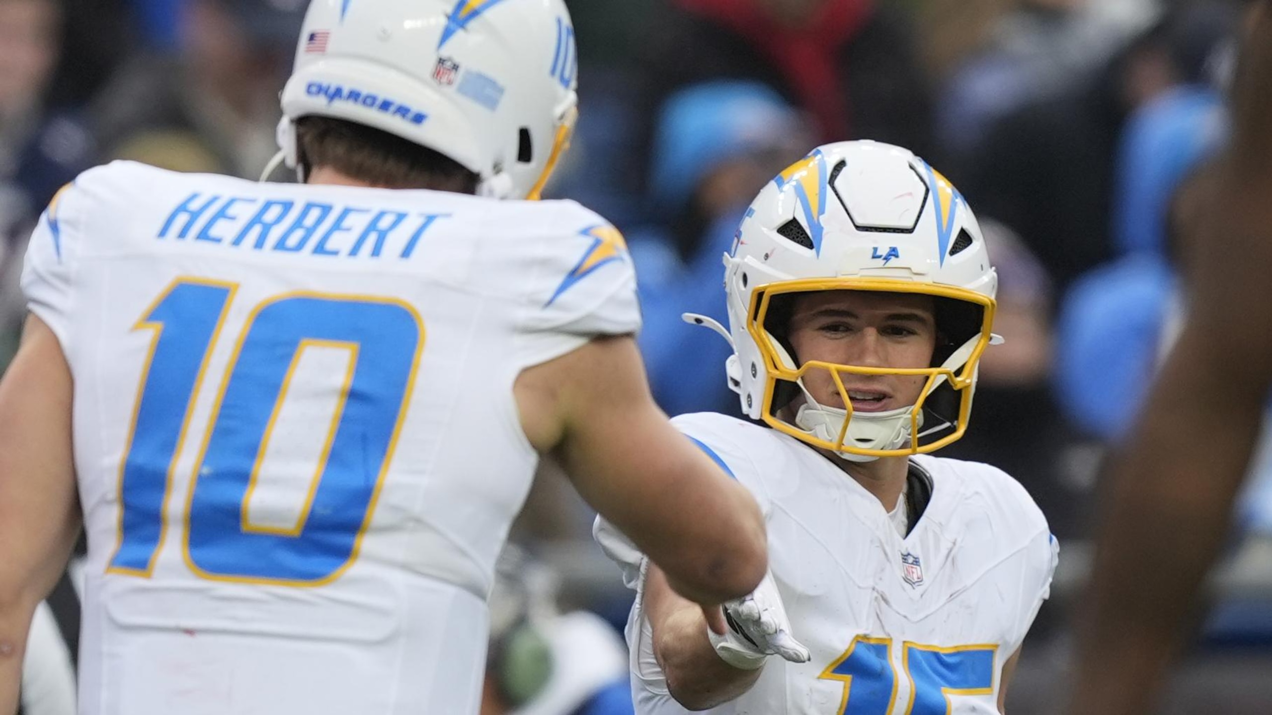 Chargers Patriots Football