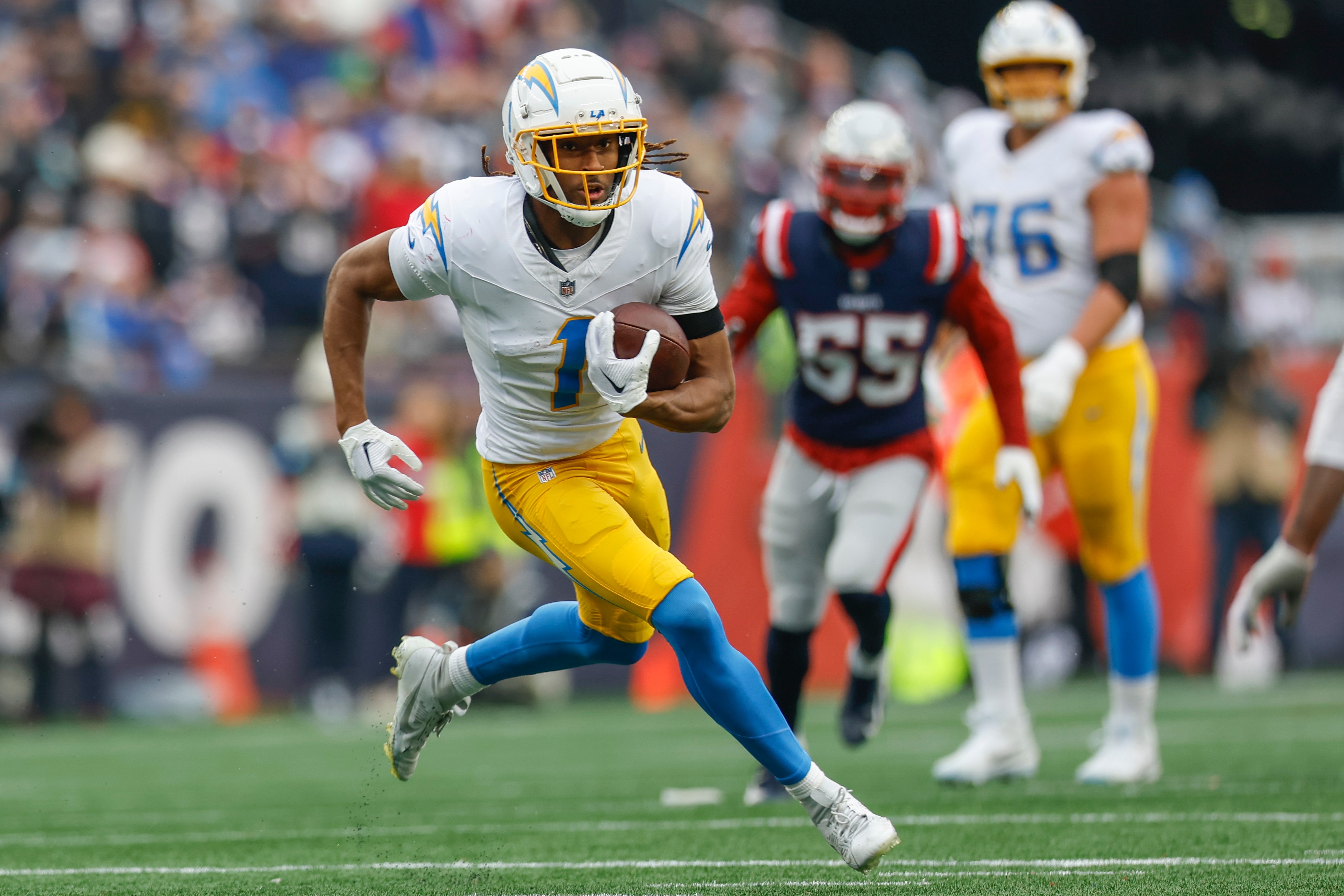 Chargers Patriots Football