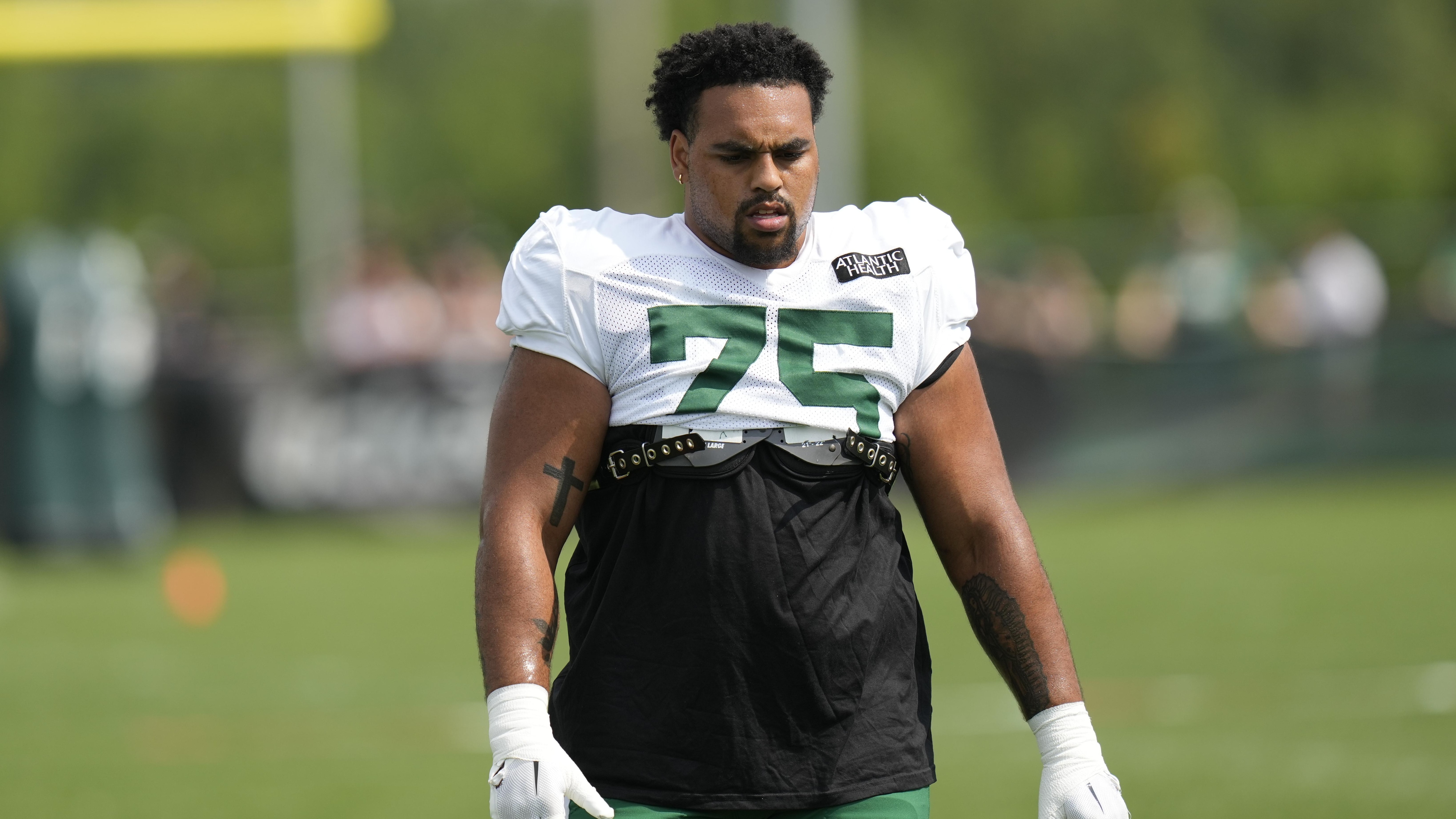 Jets’ Alijah Vera-Tucker Reportedly Likely to Miss 2025 NFL Season with Triceps Injury