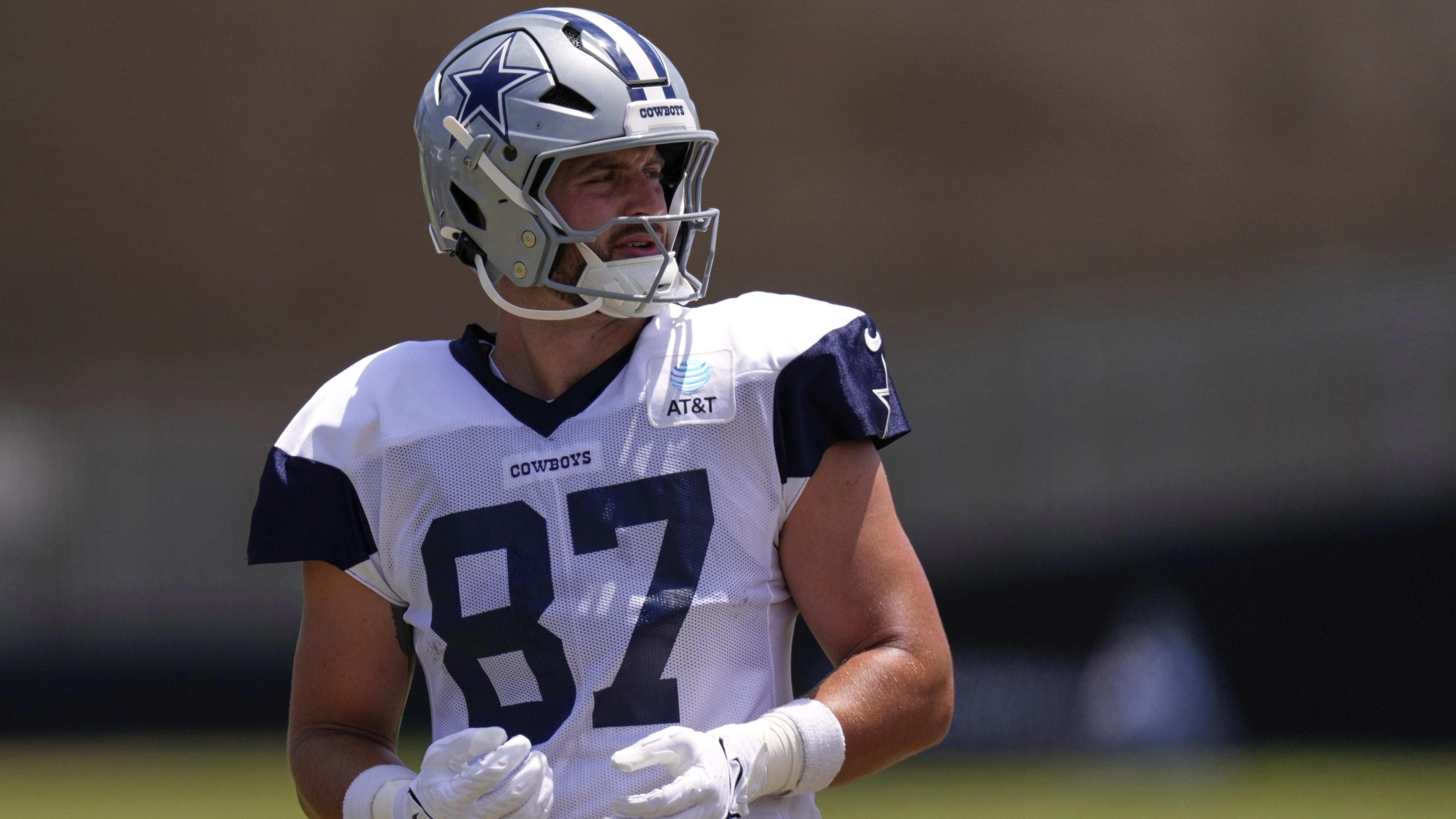 Fantasy Football 2025 Sleeper Tight Ends to Target in Drafts