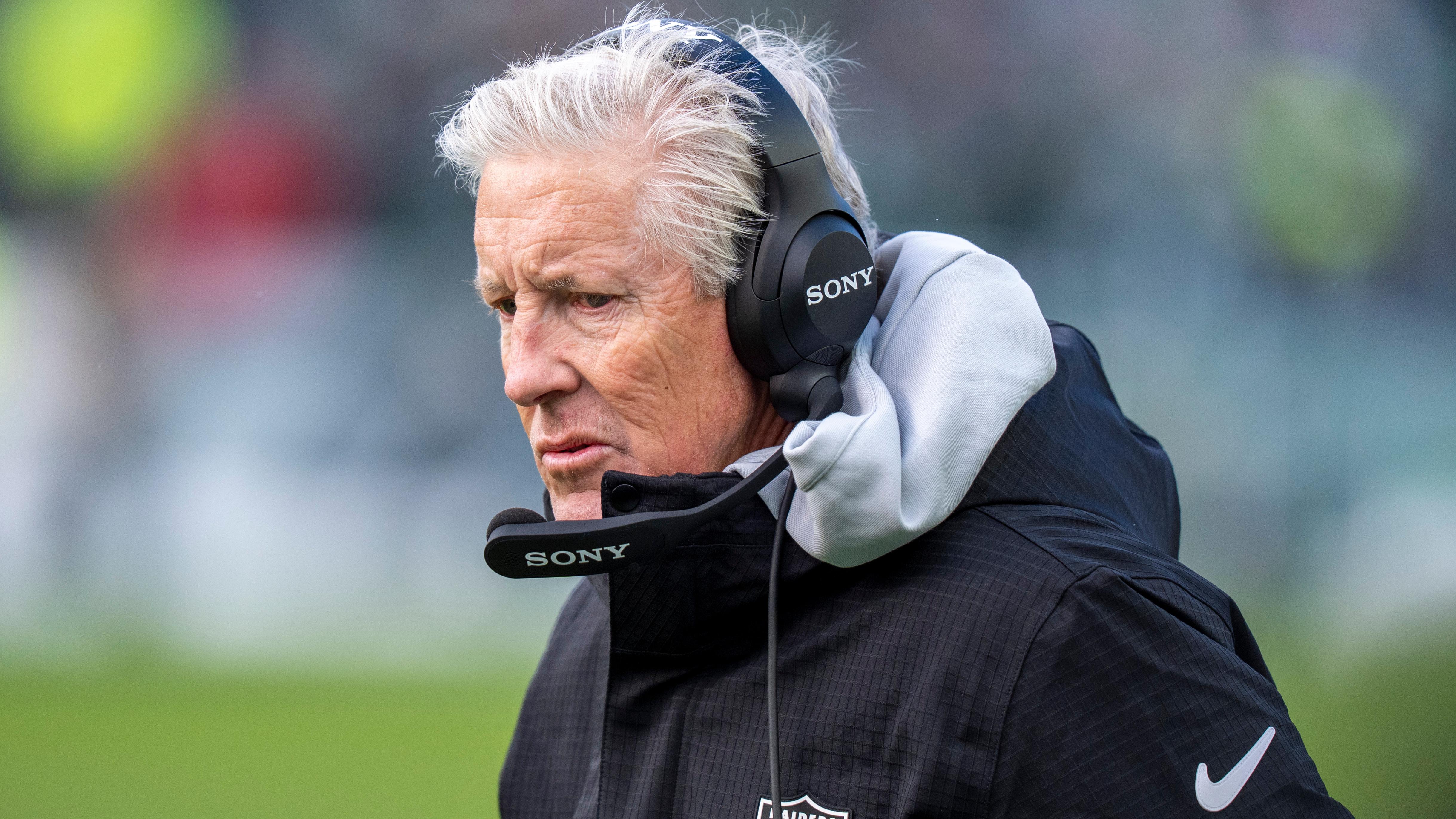 Raiders Eagles Football