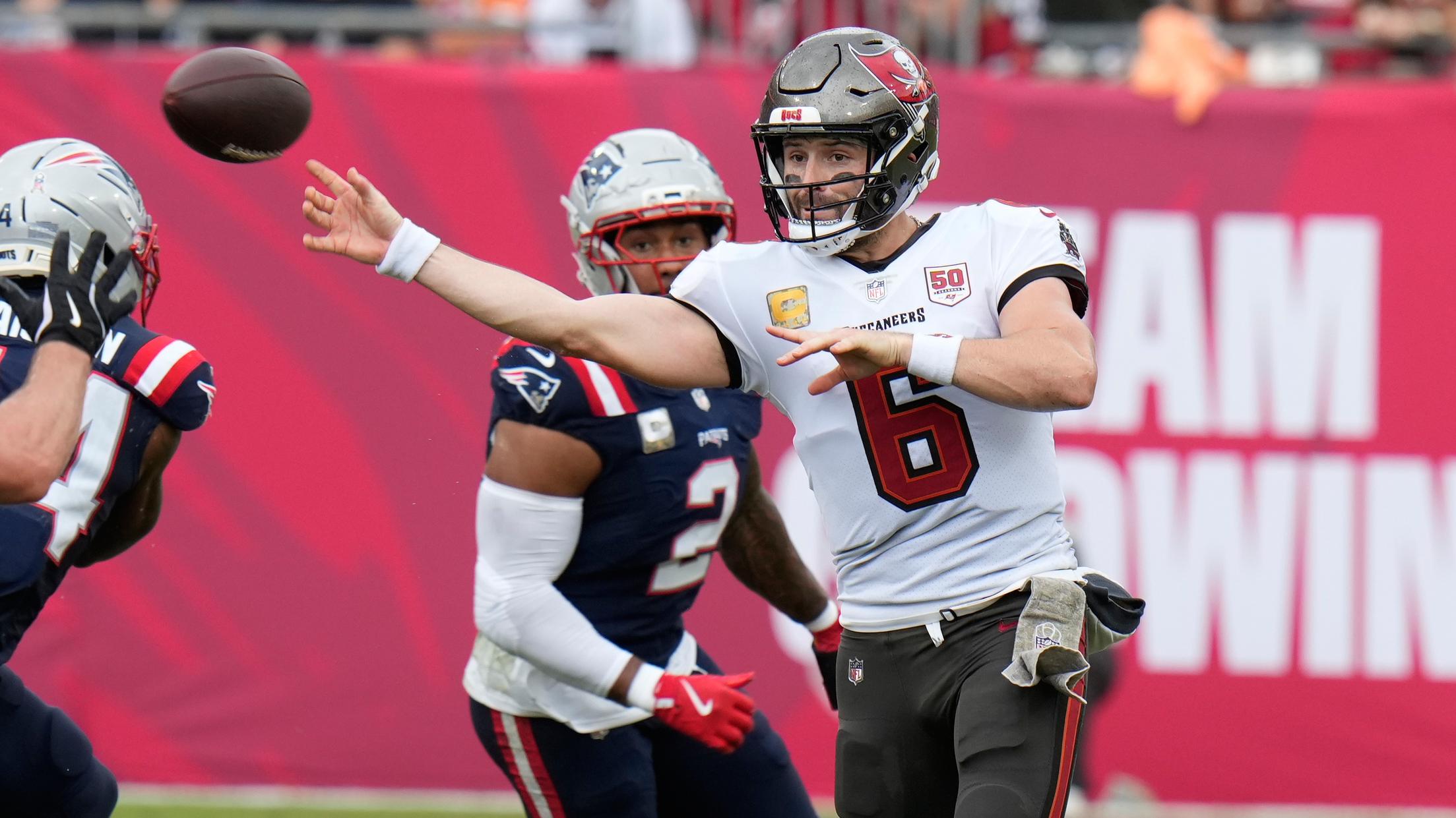 Patriots Buccaneers Football