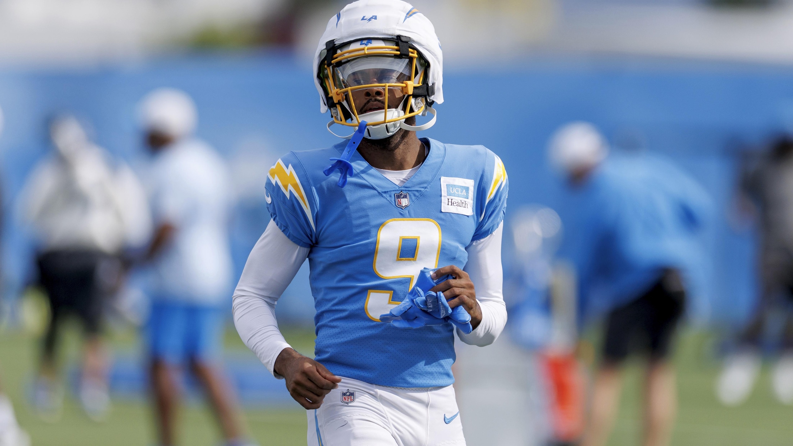 Chargers Camp Football
