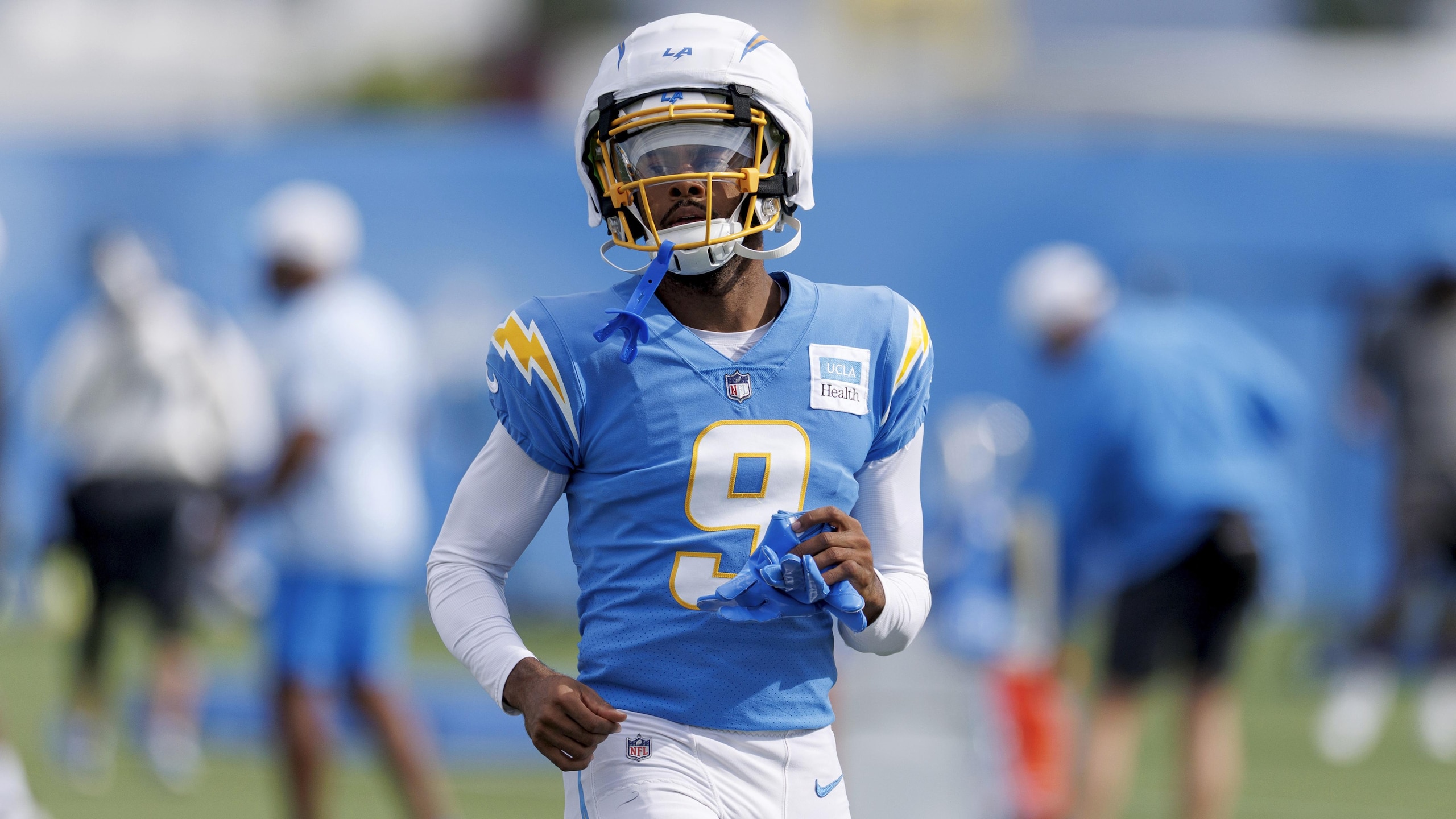Chargers Camp Football