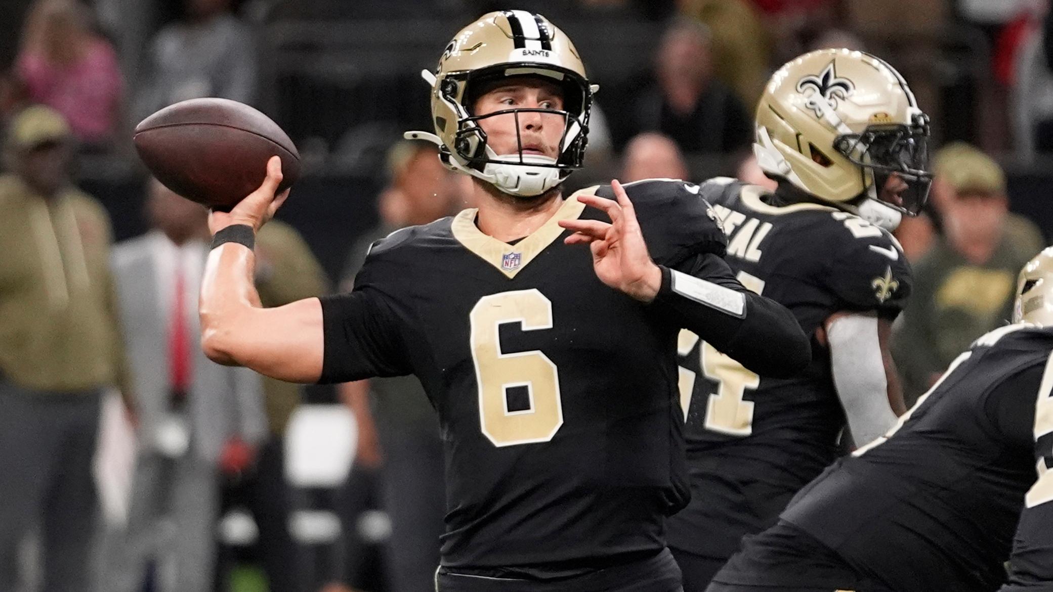 Buccaneers Saints Football