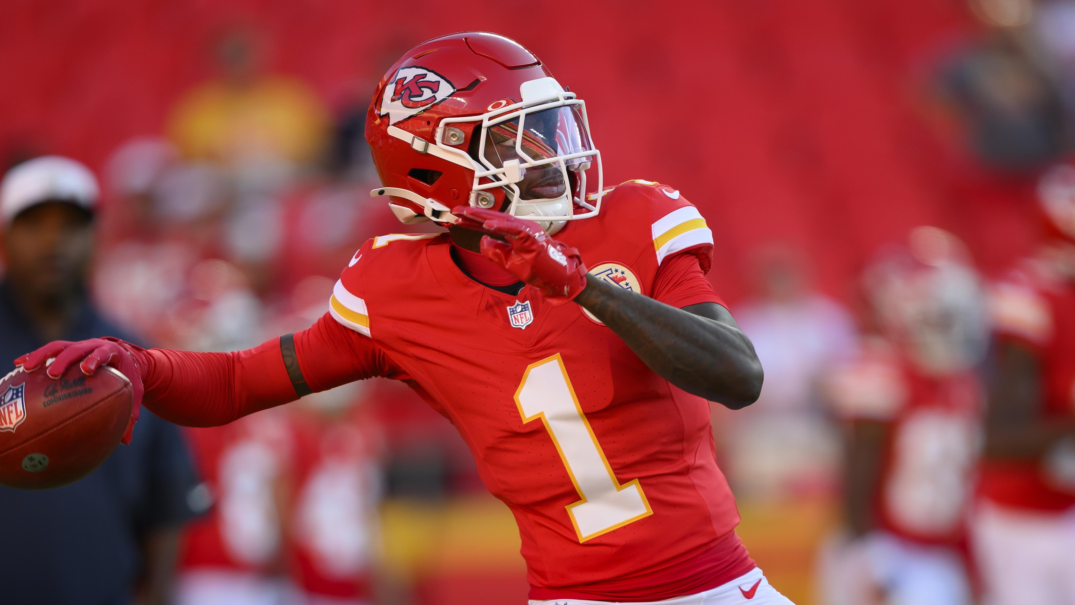 Xavier Worthy Out with Shoulder Injury for Chiefs vs. Chargers After Kelce Collision