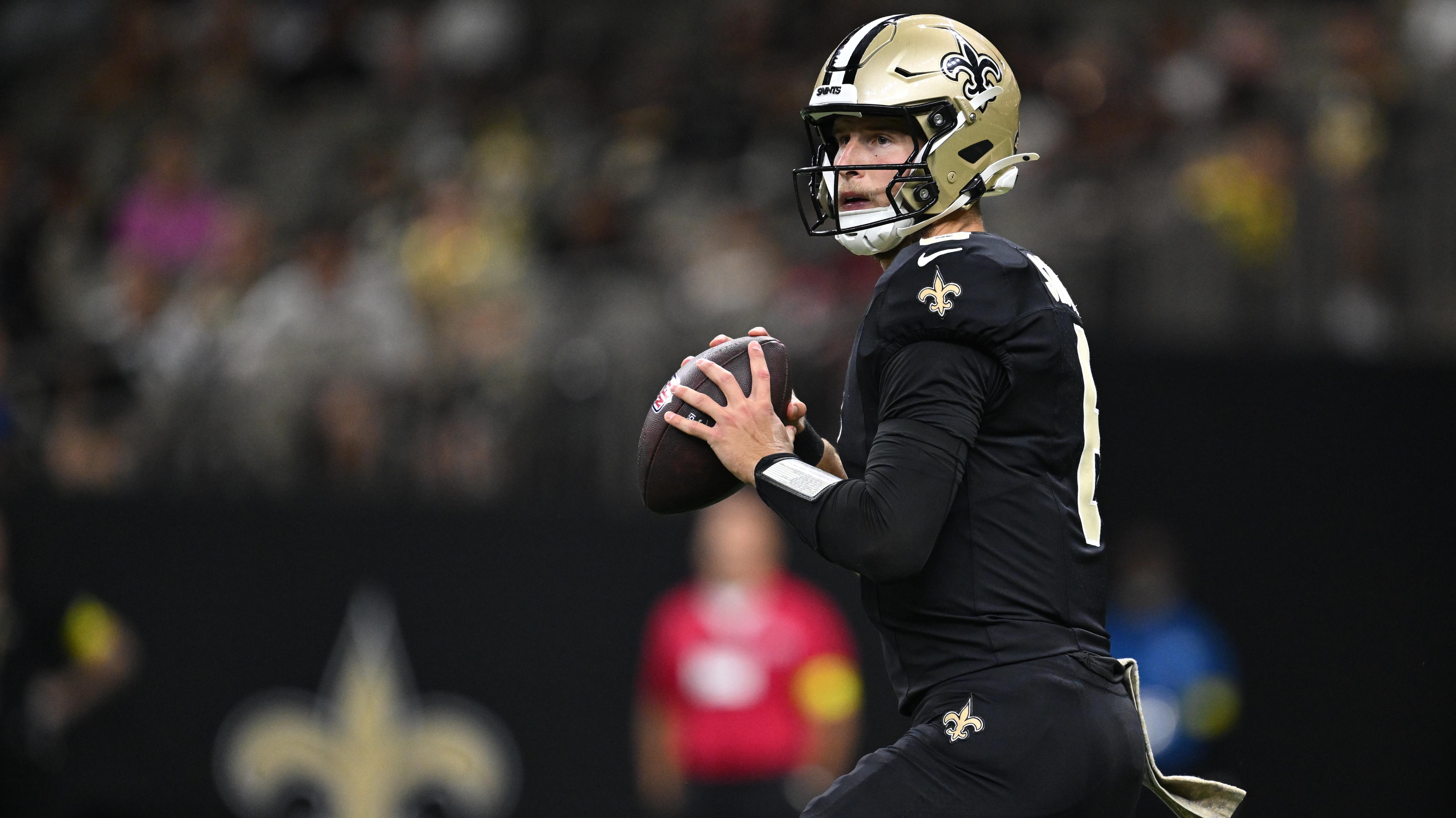 Buccaneers Saints Football