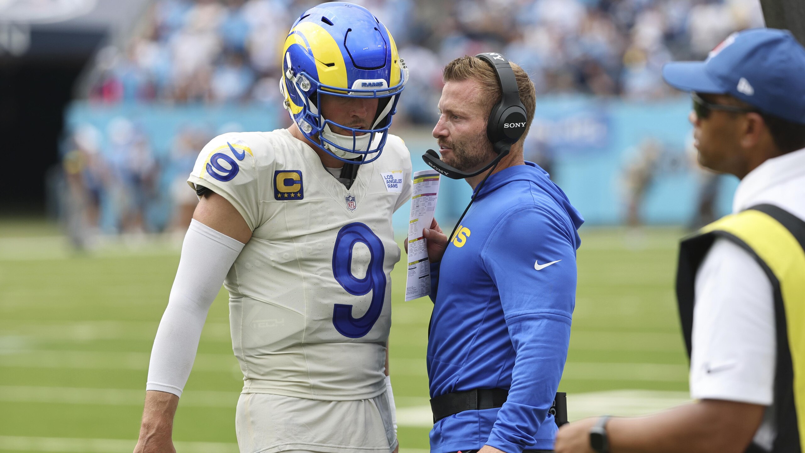 Rams Titans Football