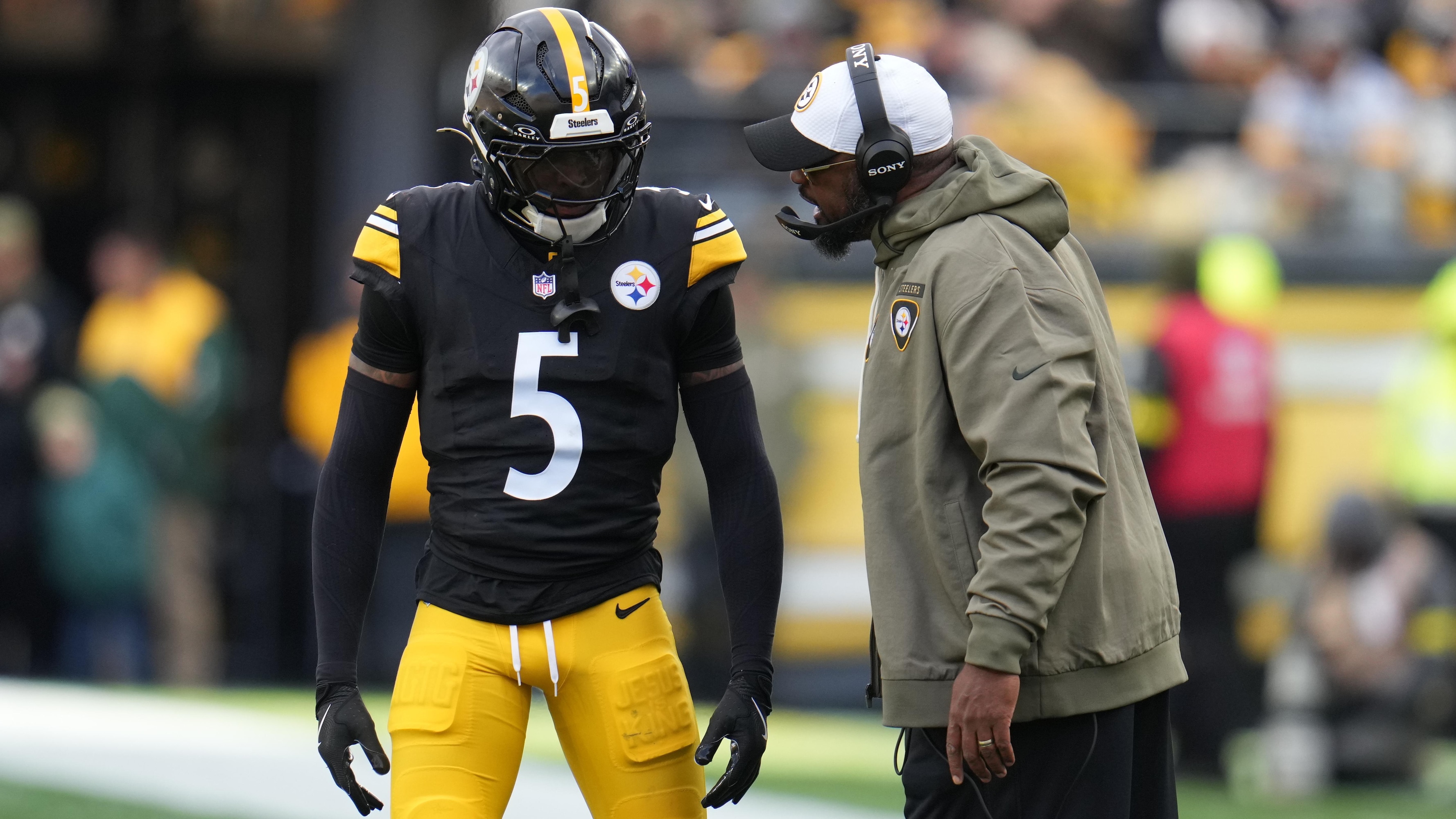 Steelers' Jalen Ramsey Ejected for Punching Bengals' Ja'Marr Chase on Video