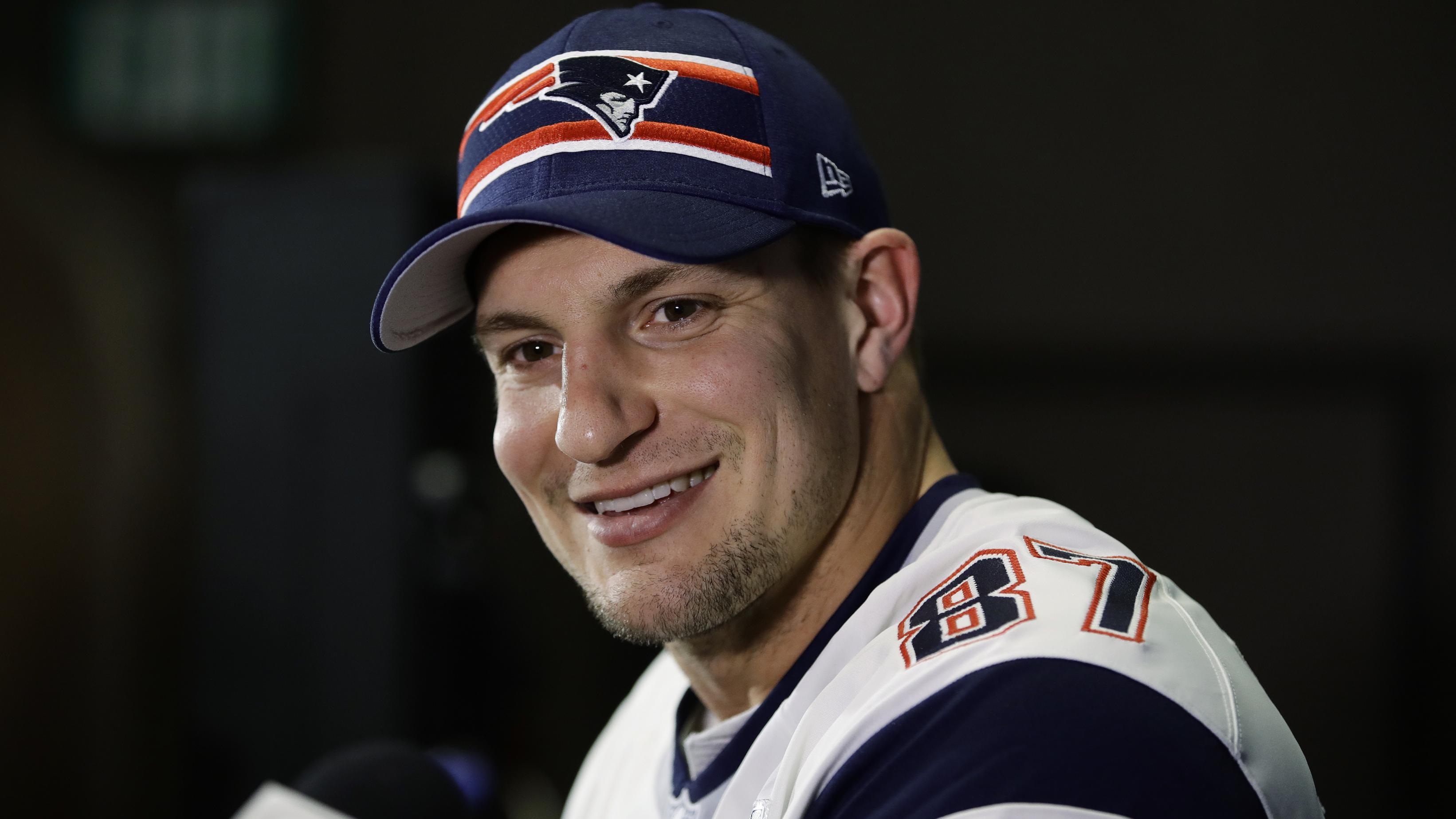 Suoer Bowl Gronkkowski Football