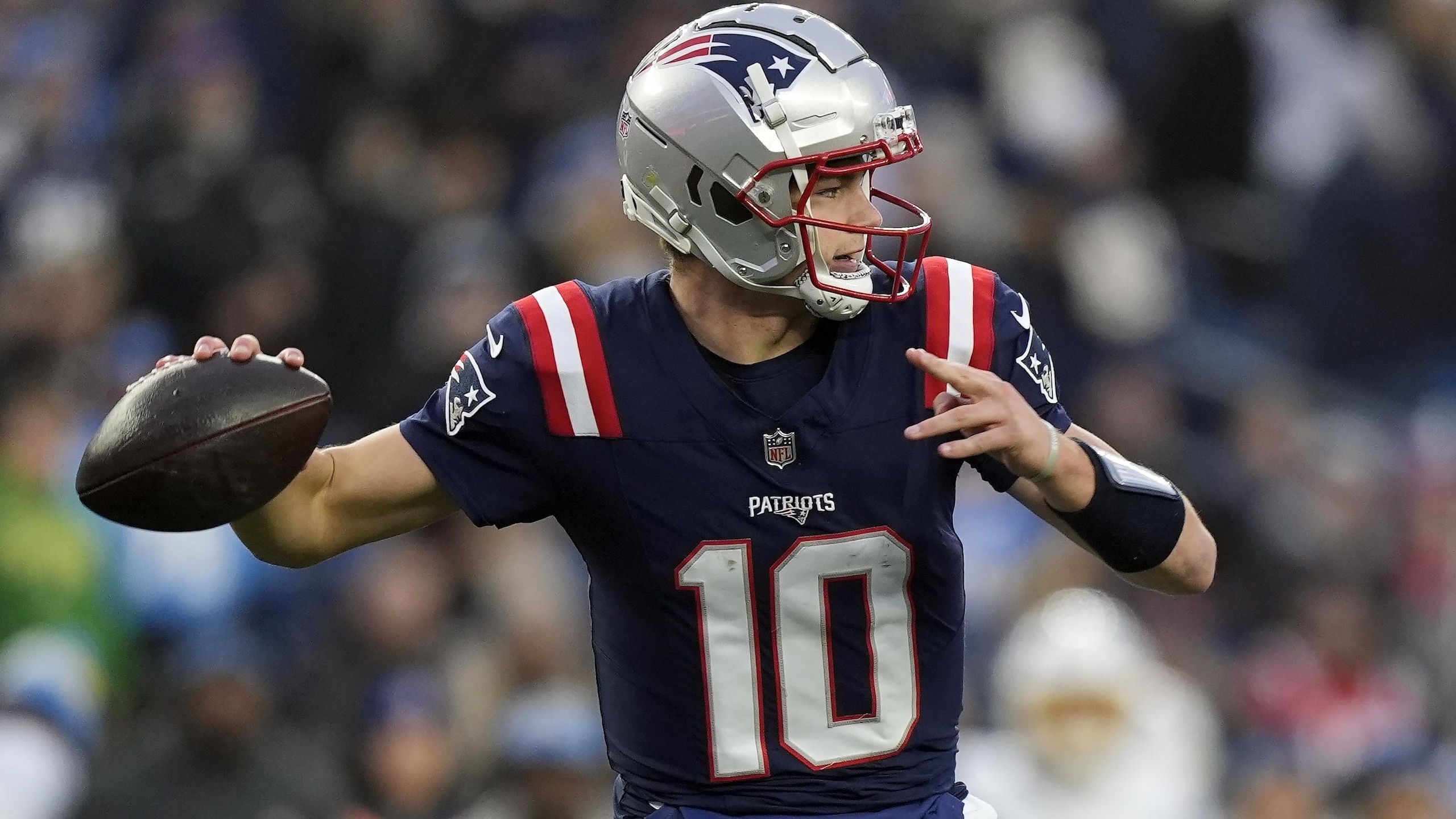 Chargers Patriots Football