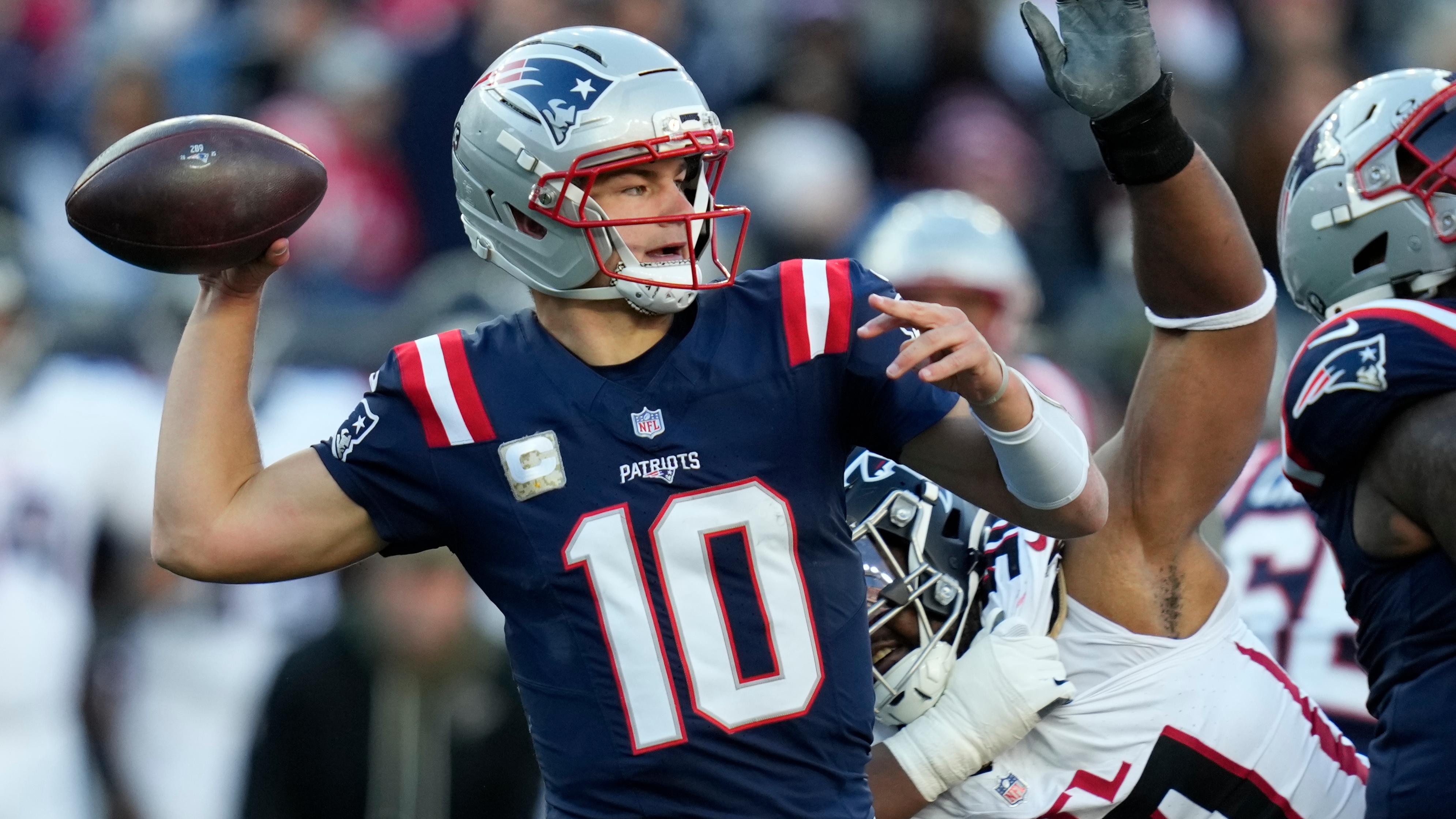 Falcons Patriots Football