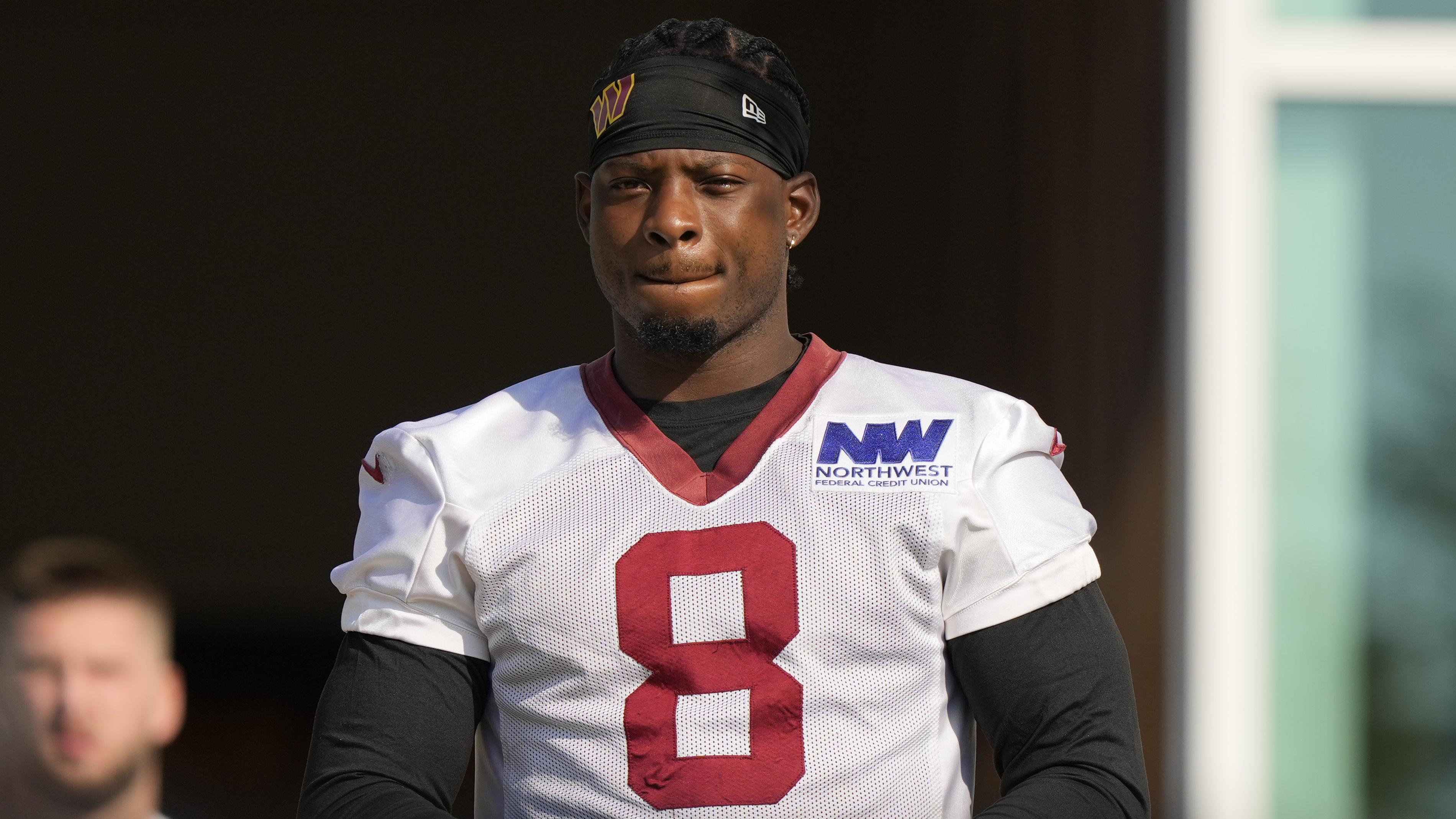 Brian Robinson Jr. Reportedly Traded to 49ers, Commanders Receive 2026 NFL Draft Pick