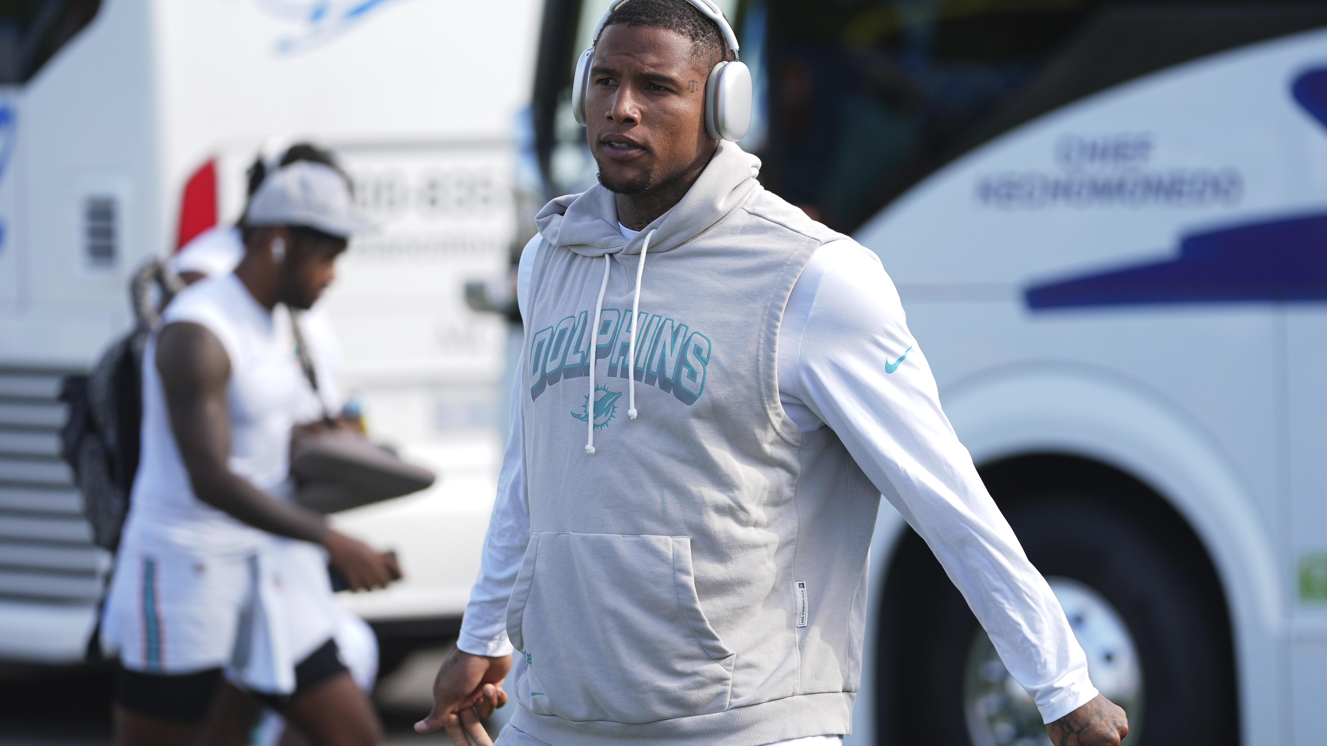 Dolphins’ Darren Waller Activated off PUP After Coming out of Retirement