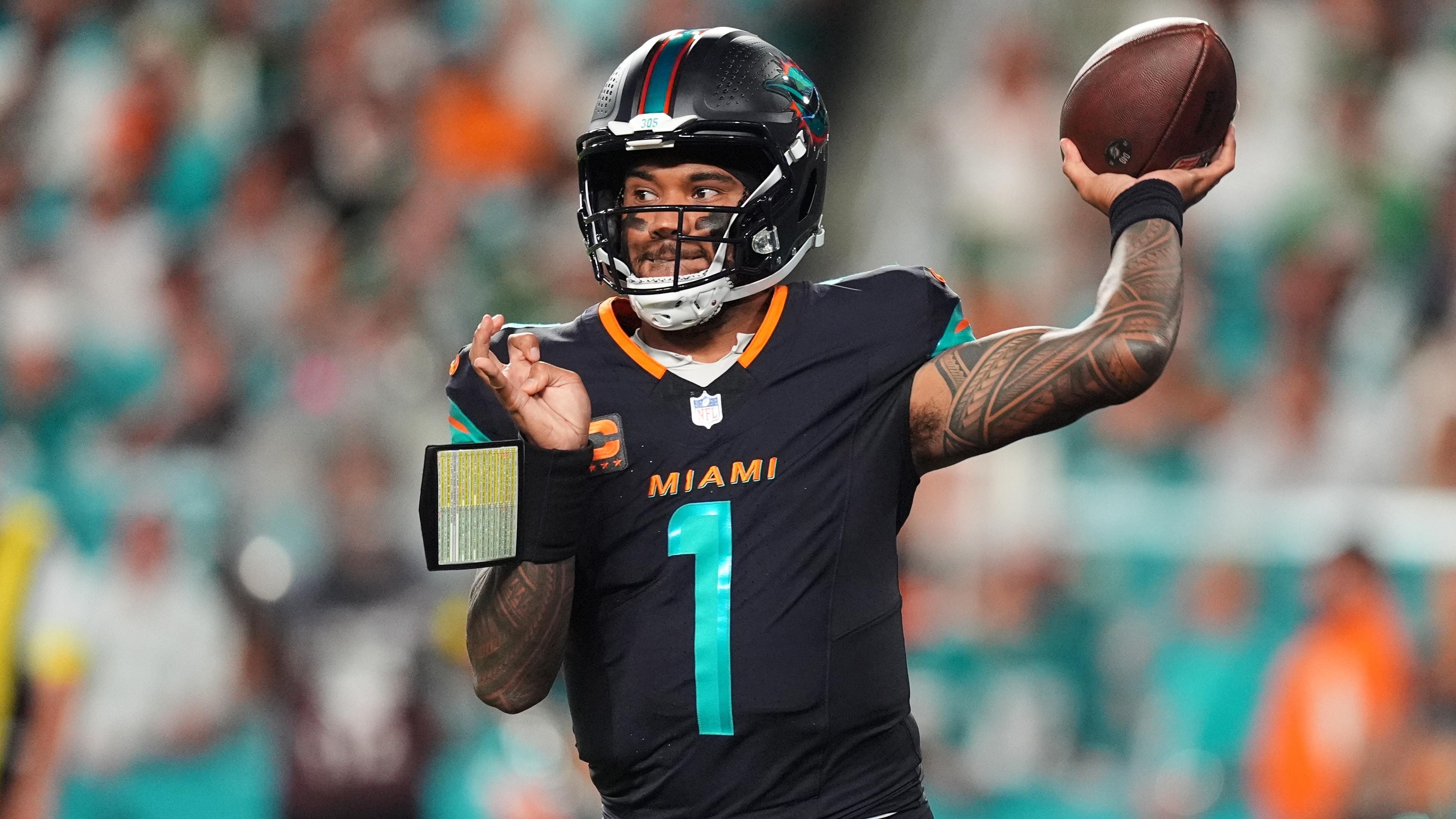 Tua, Tyreek Hill, Dolphins Sport 'Dark Water' Uniforms for Jets Game in ...