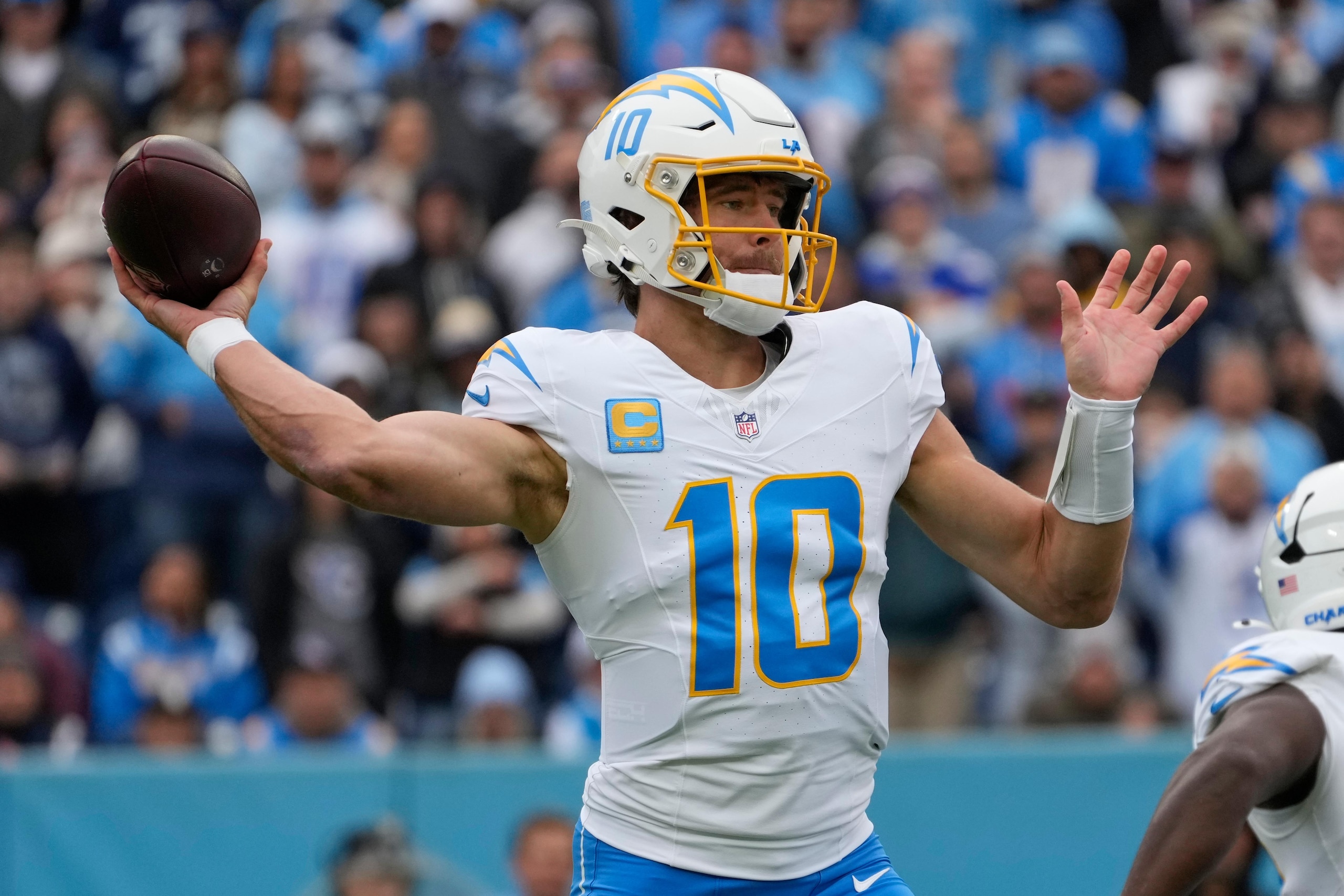 Chargers Titans Football
