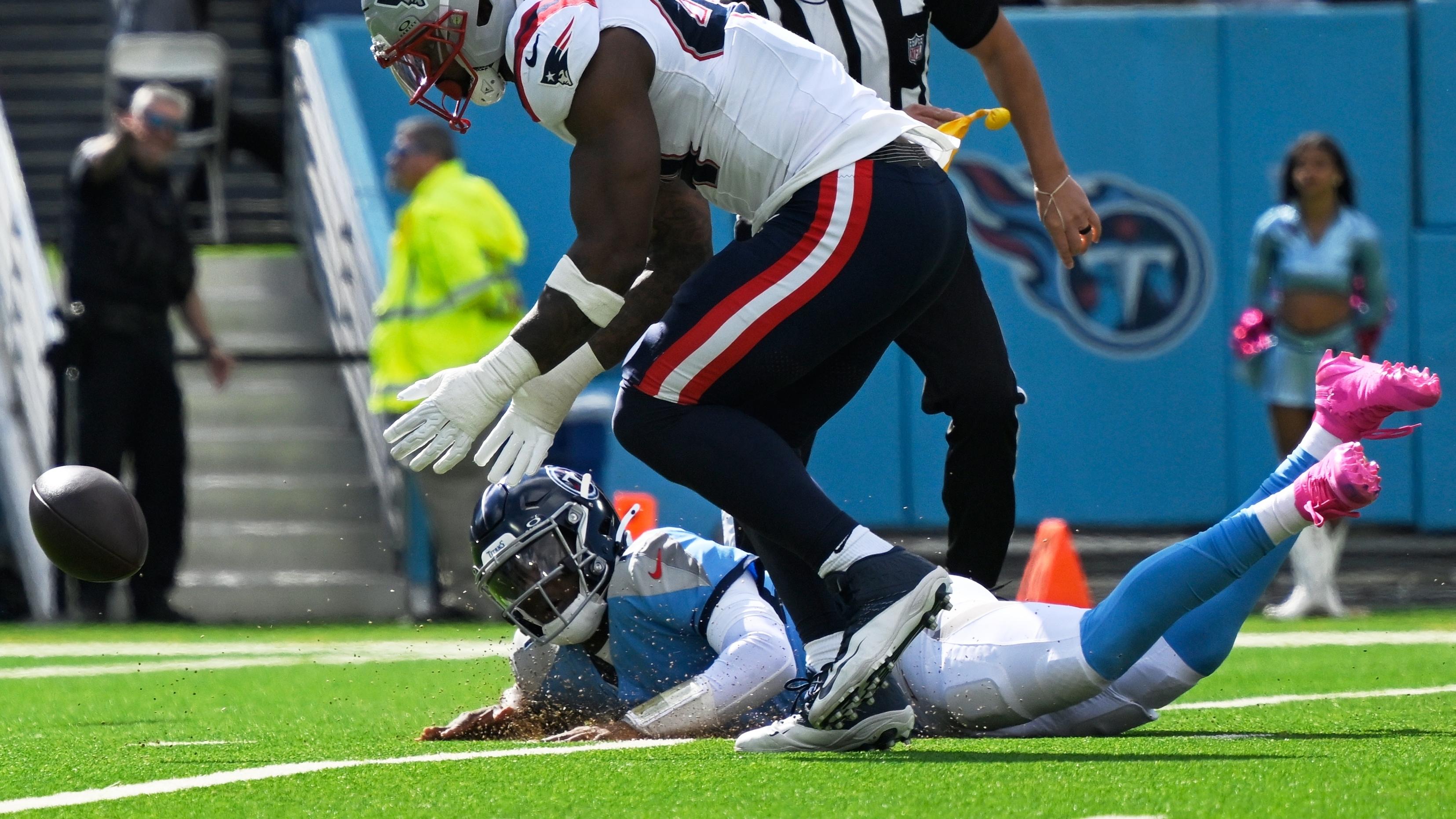 APTOPIX Patriots Titans Football