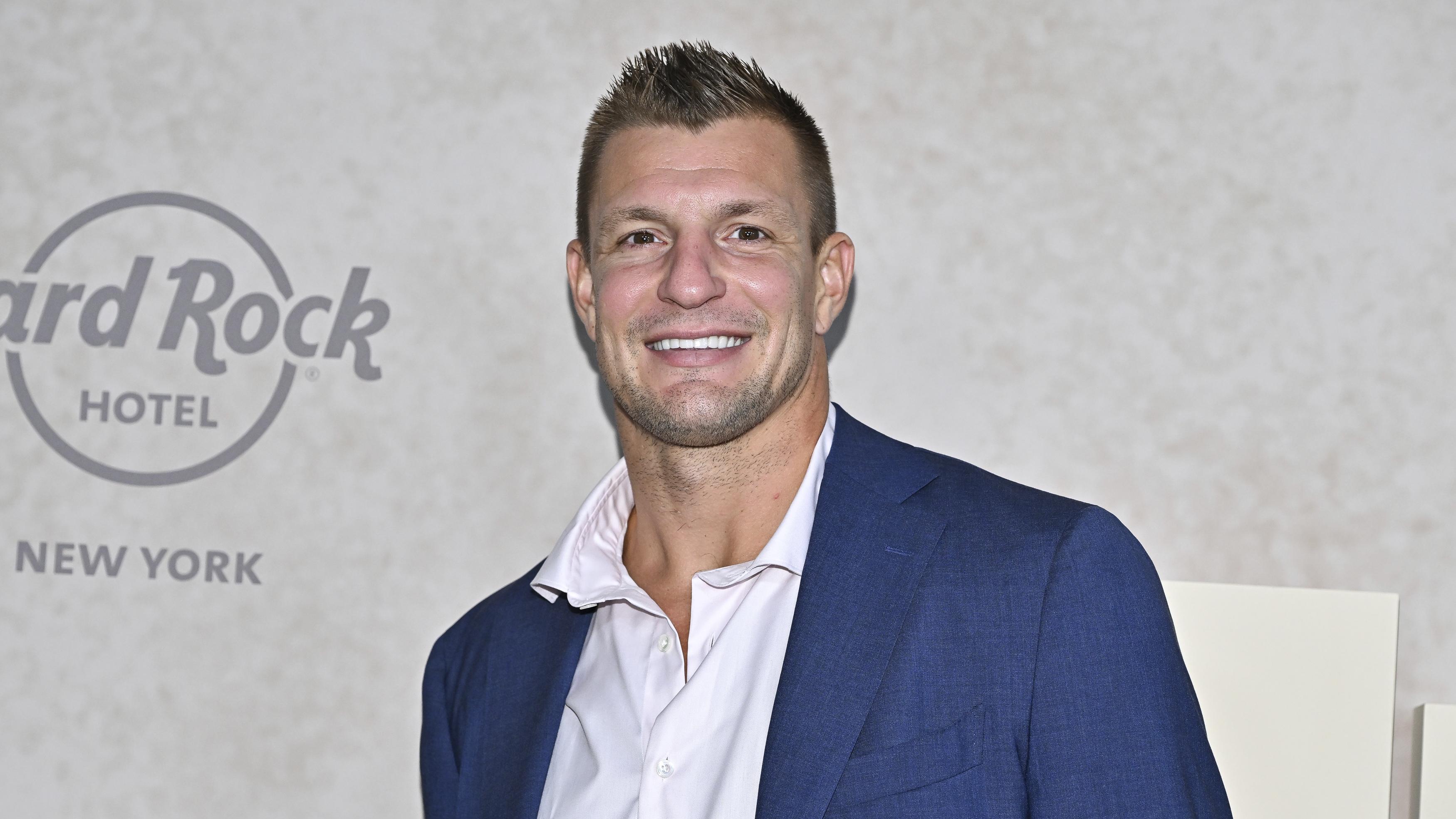 Rob Gronkowski to Replace Jimmy Johnson Full-Time on Fox NFL Sunday Pre-Game Show
