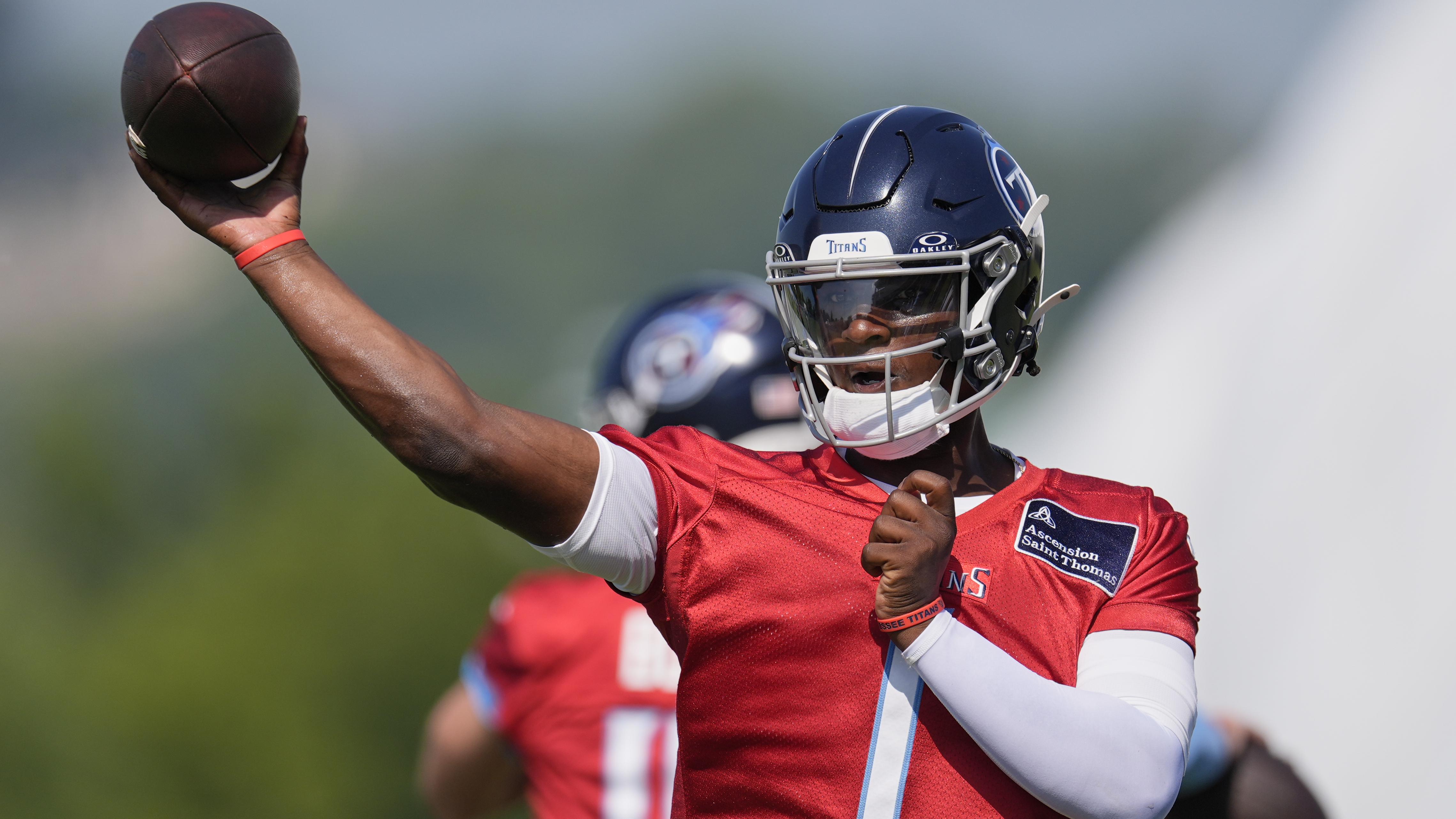 Titans Camp Football