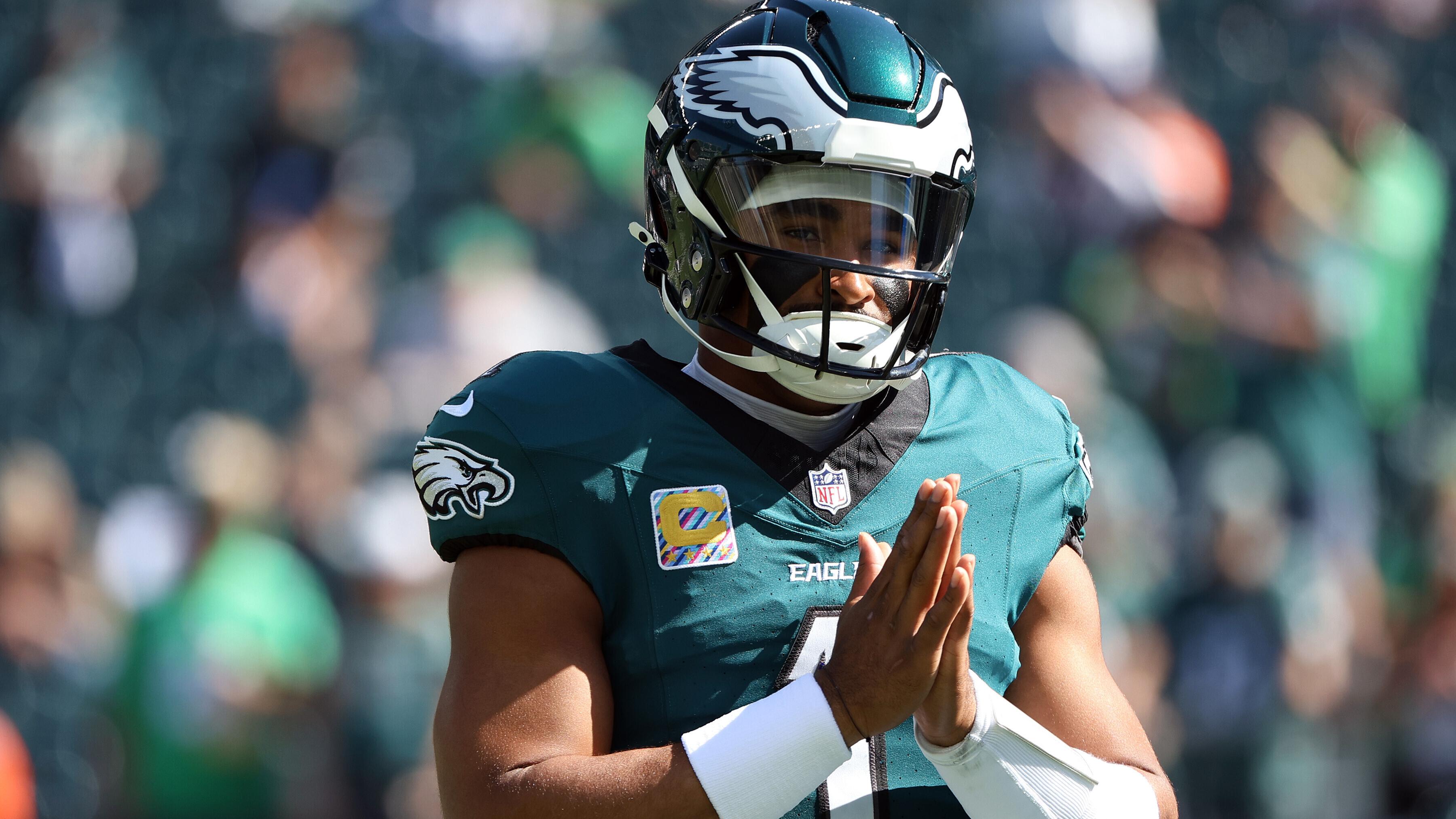 Broncos Eagles Football