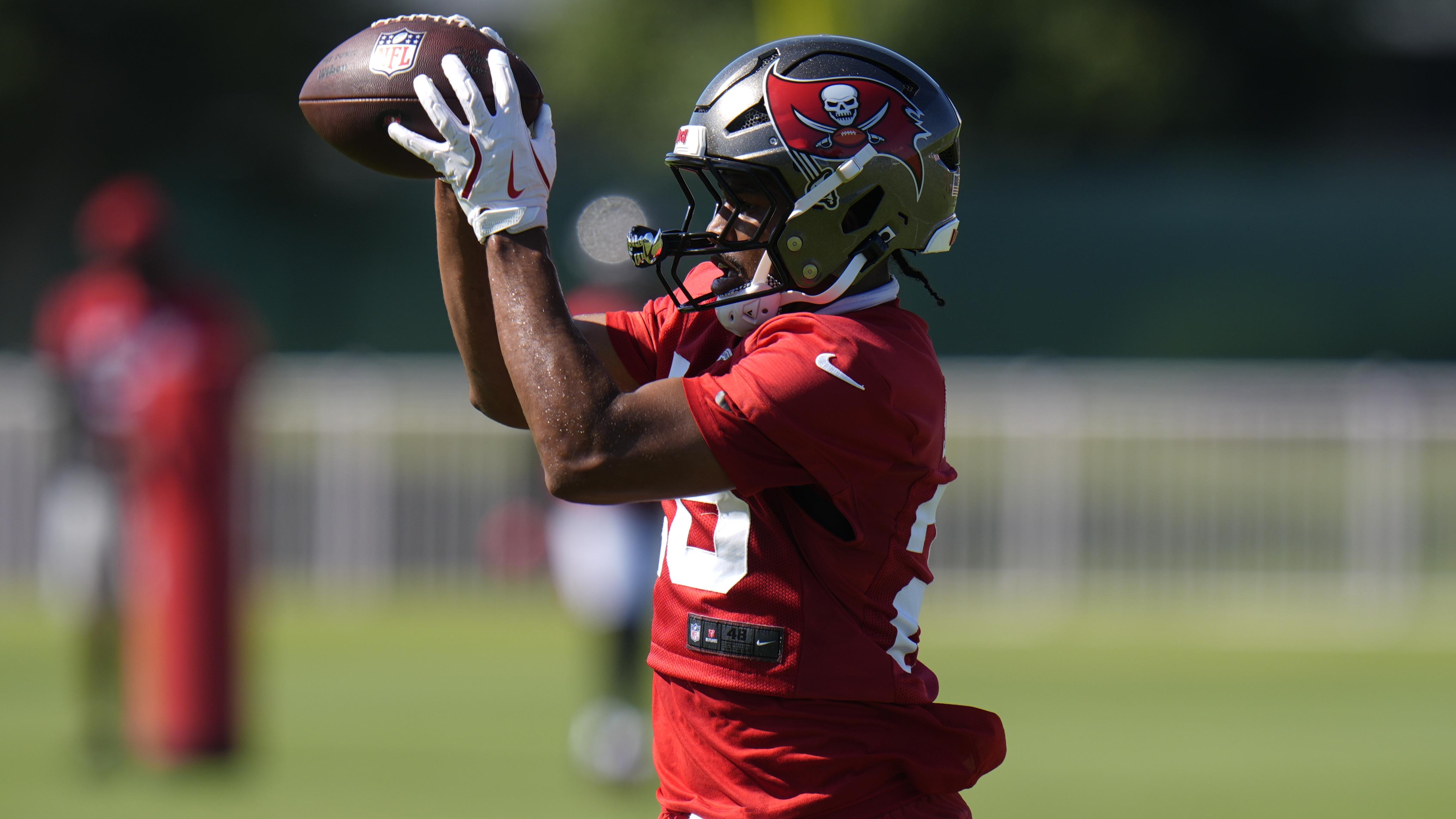 How Shilo Sanders Performed in NFL Preseason Debut for Bucs vs. Cam Ward, Titans