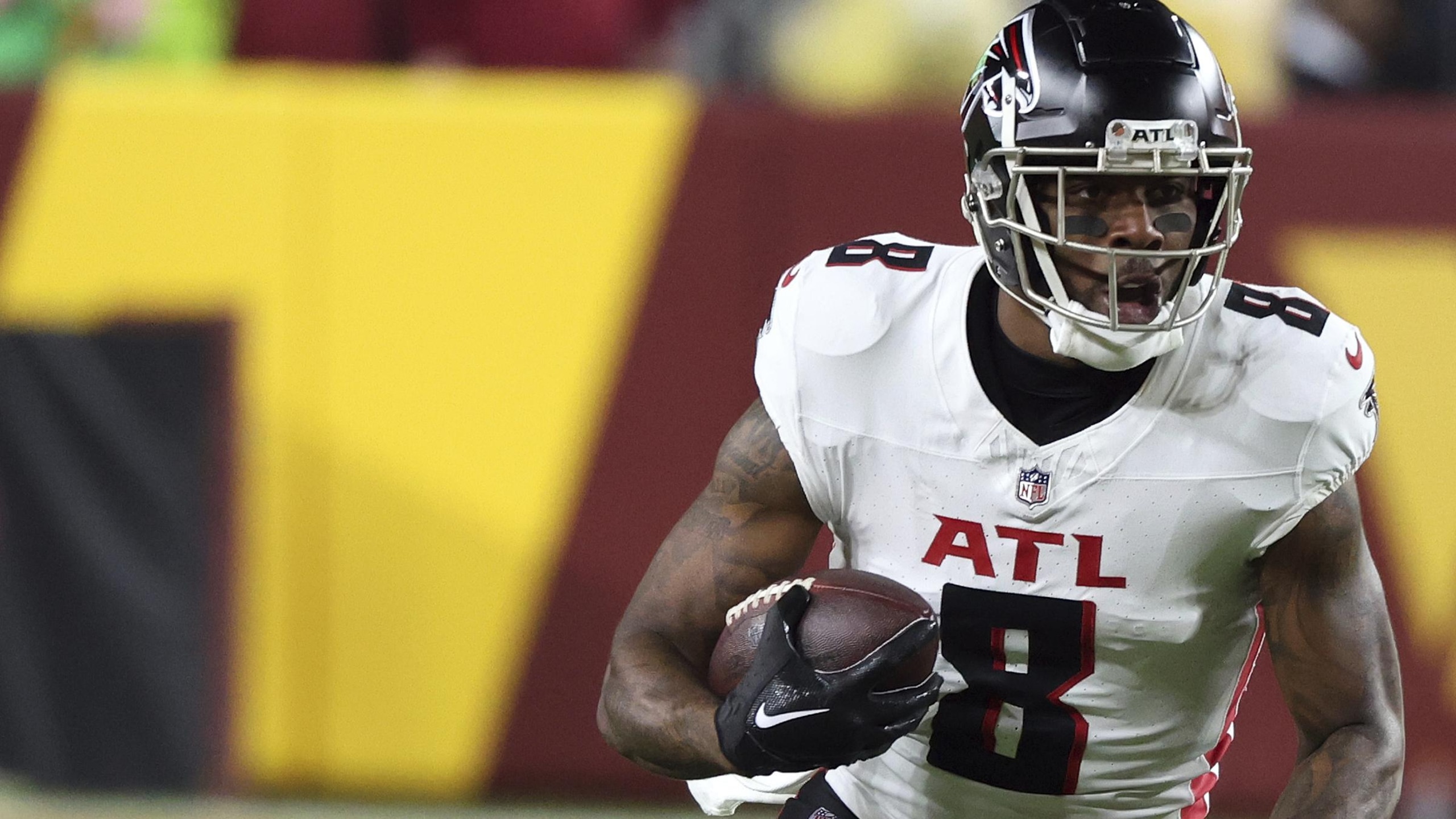 Falcons Commanders Football