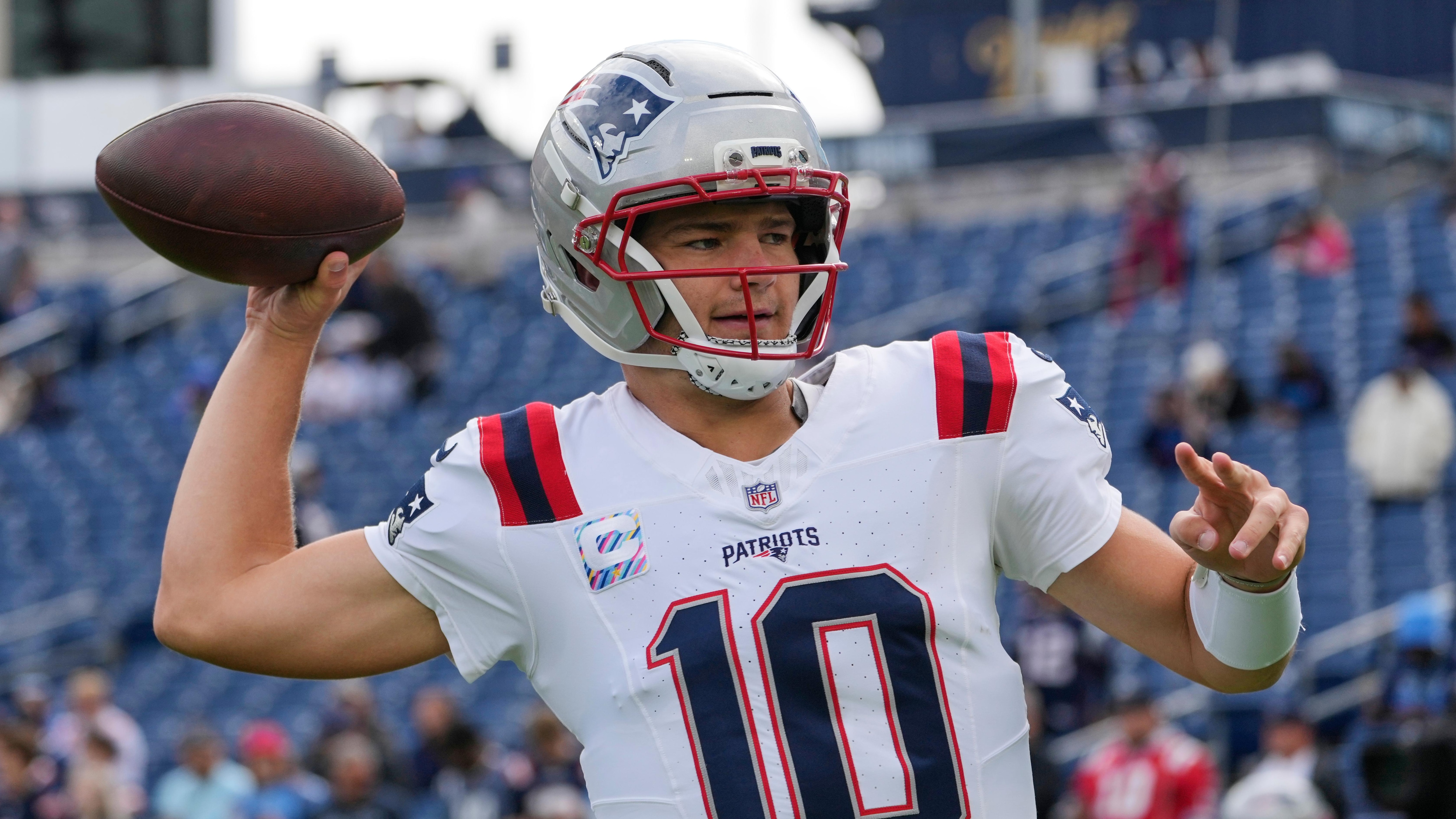 Patriots Titans Football