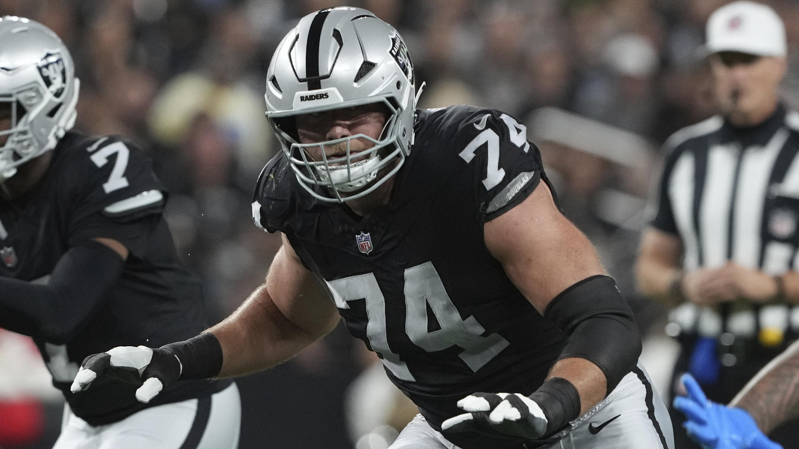 Chargers Raiders Football