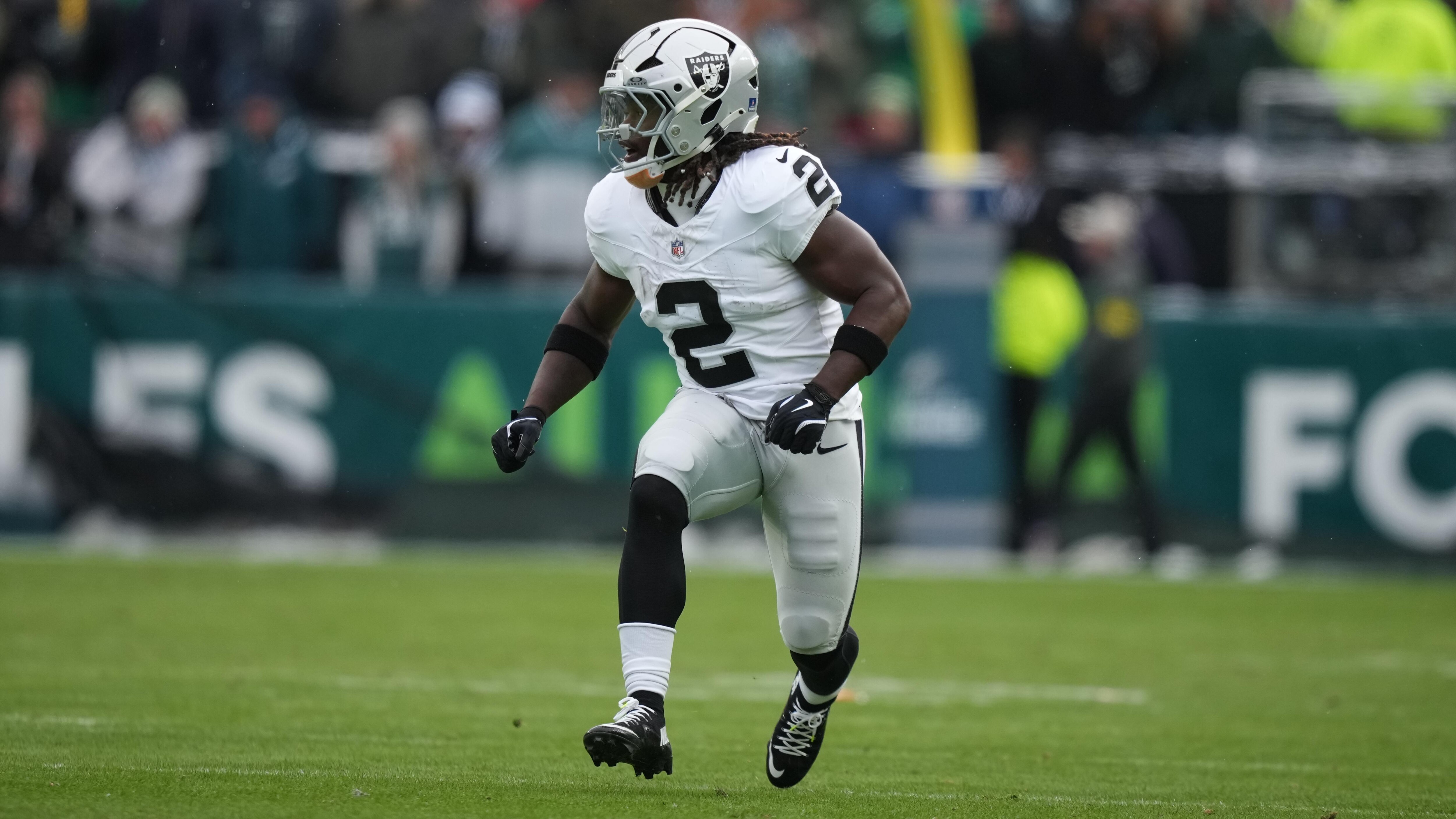 Raiders Eagles Football