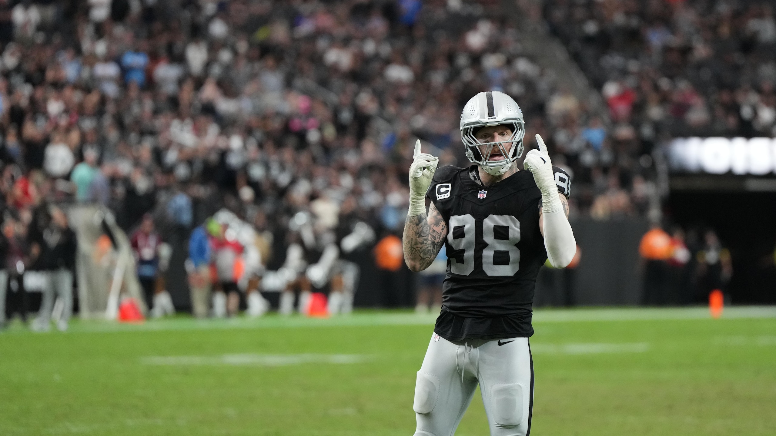 Titans Raiders Football