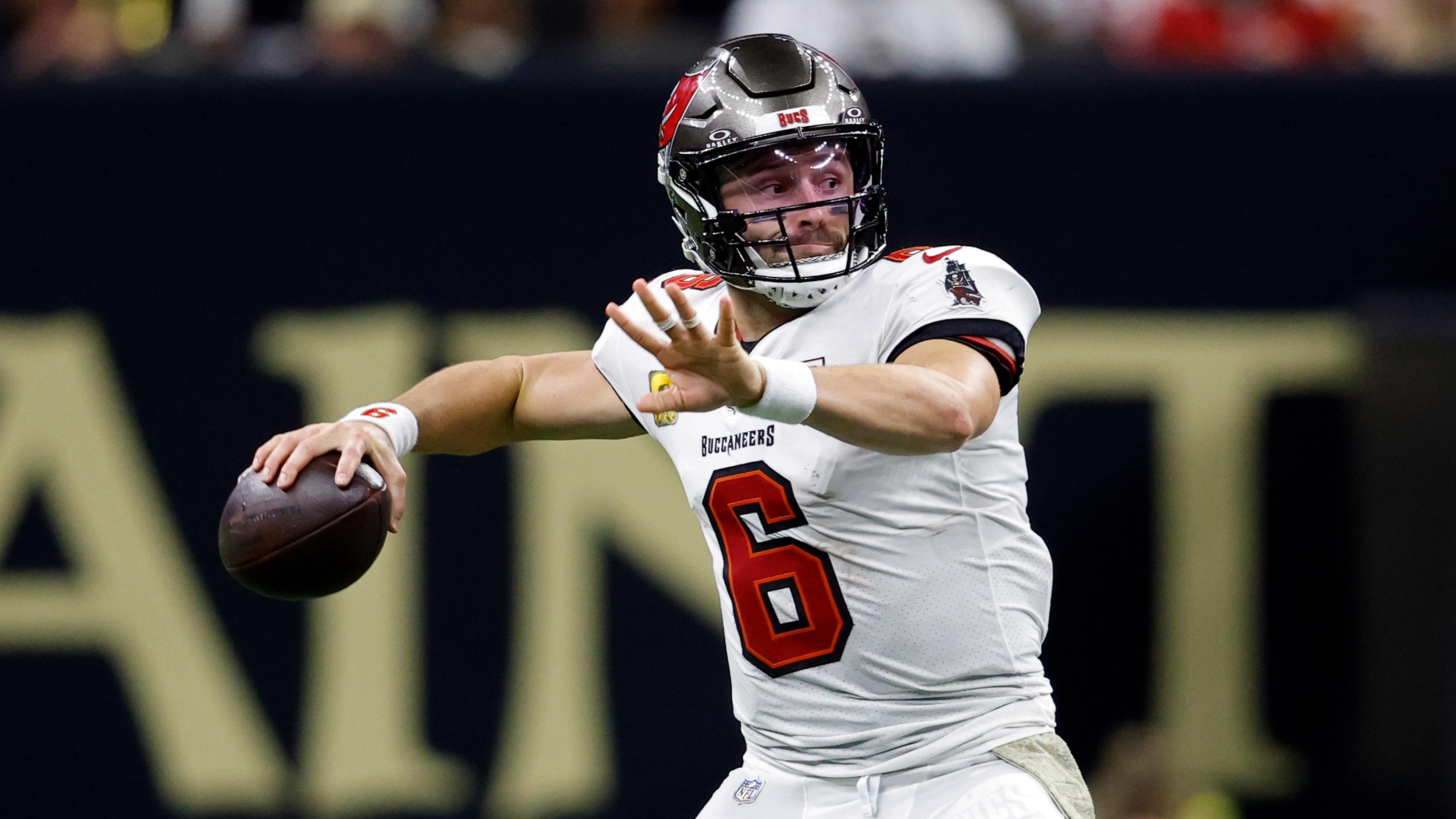 Buccaneers Saints Football