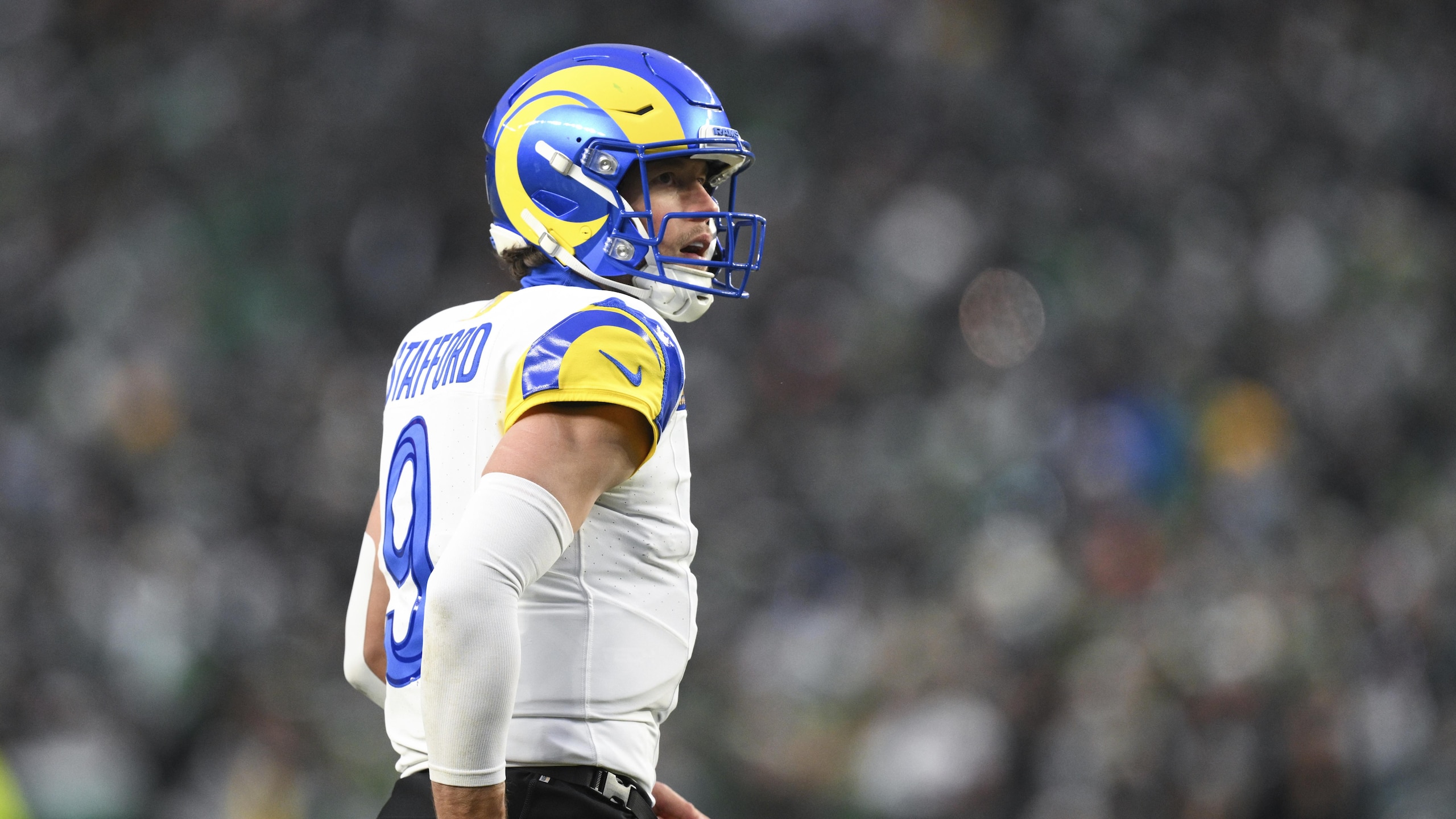 Rams Eagles Football