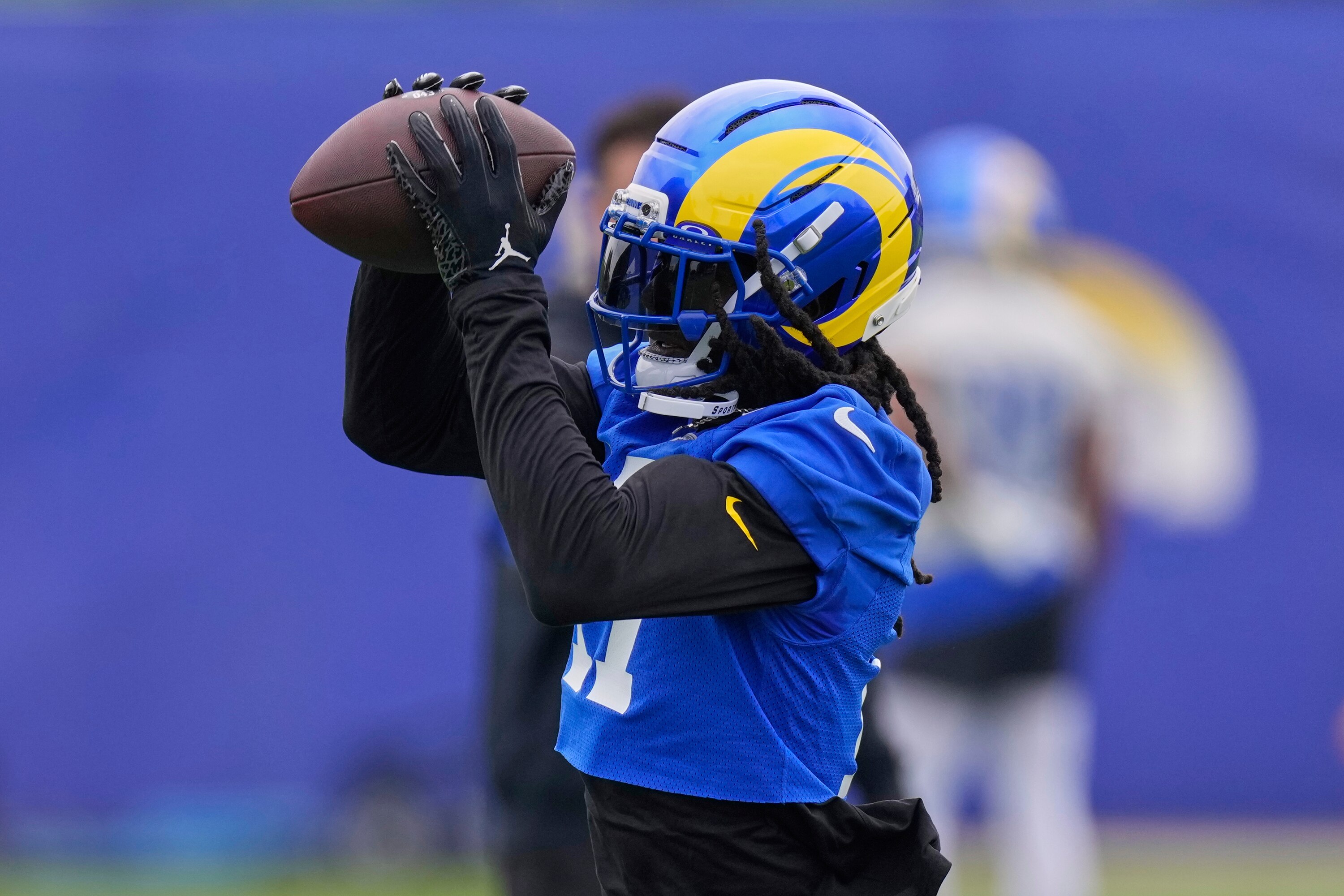 Davante Adams Says There's No 'Dark Cloud' over Rams Building Like with Jets, Raiders