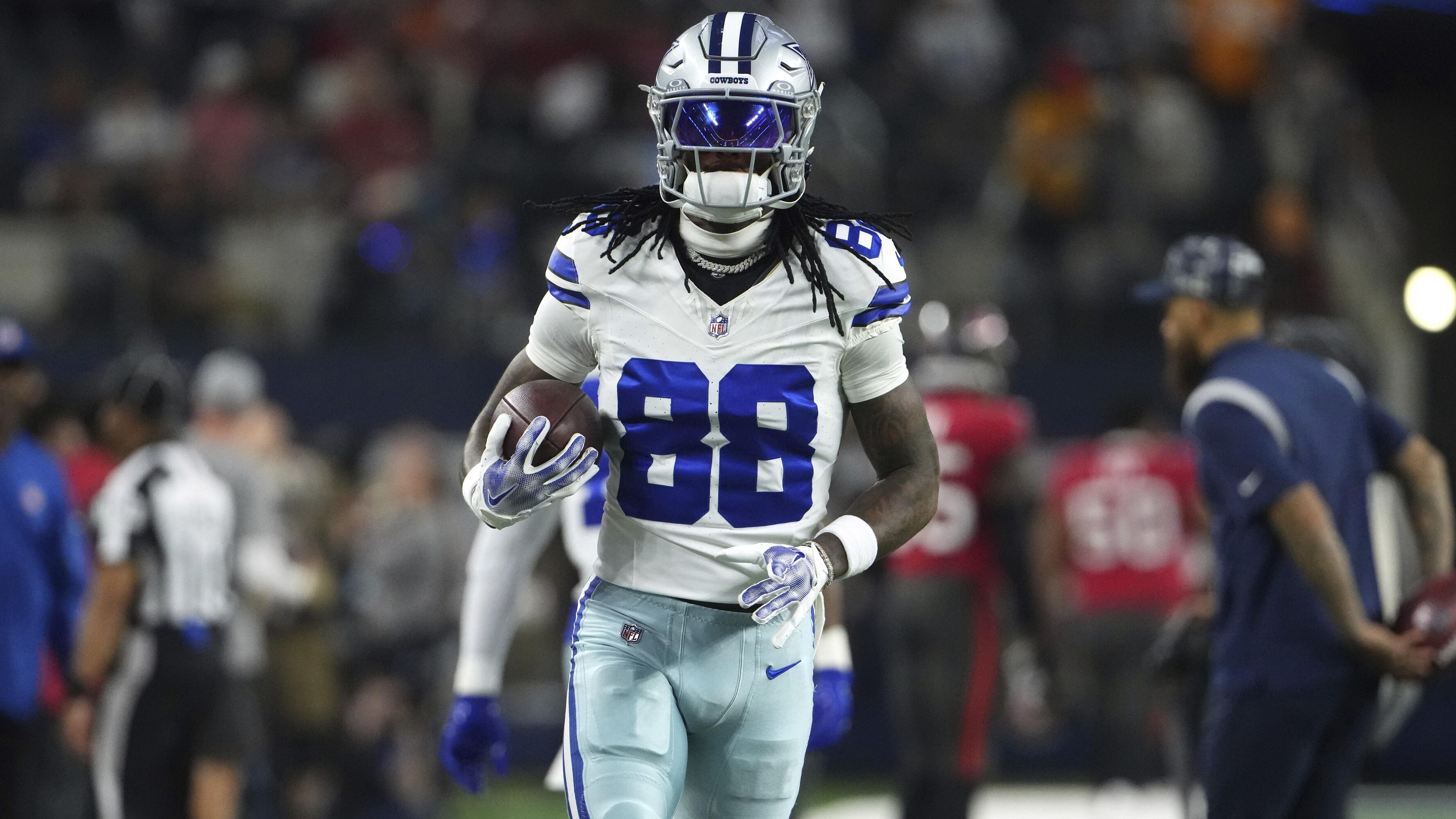 Commanders and Cowboys Clash: Dak Aims for Redemption