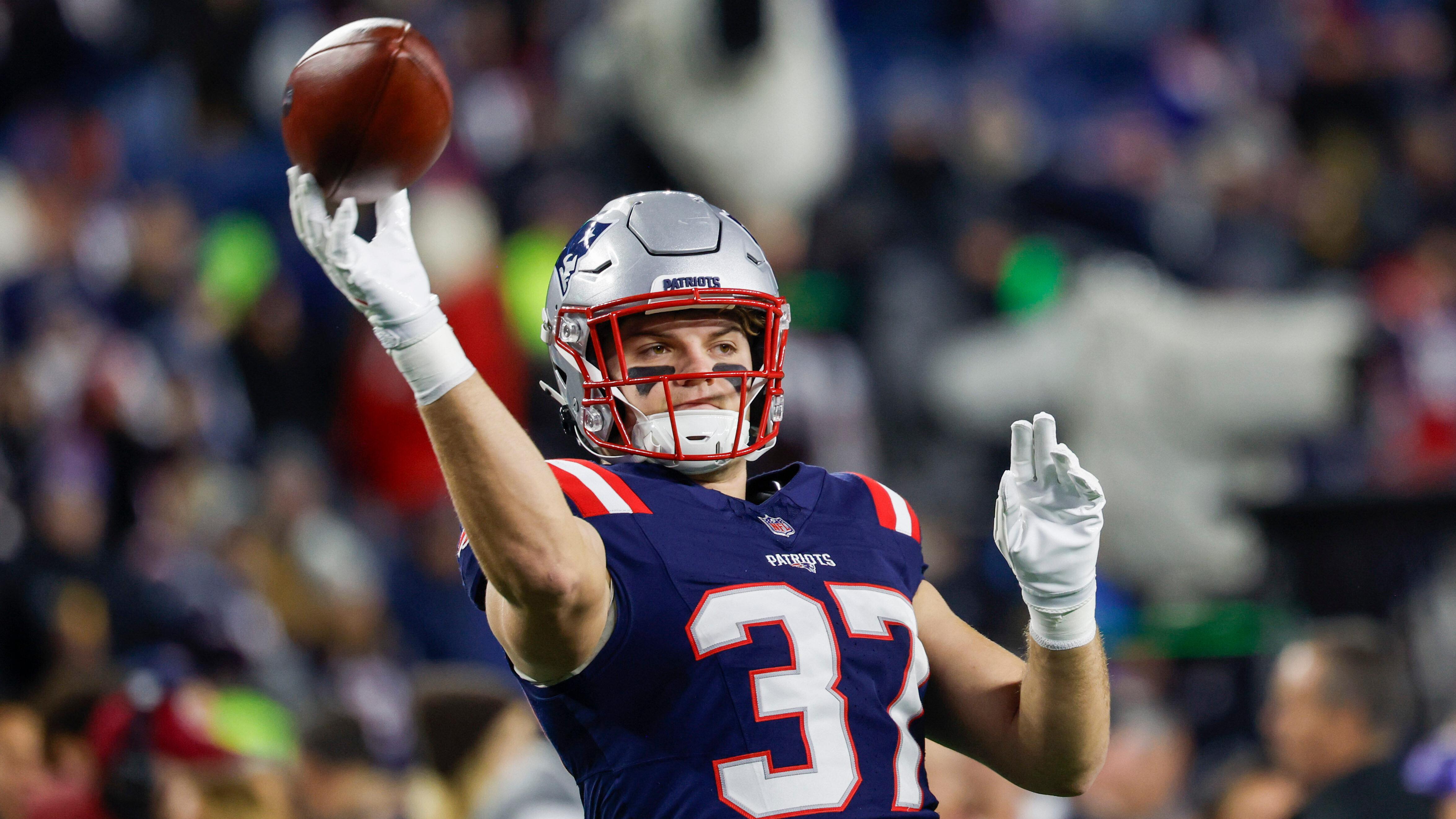 Chargers Patriots Football