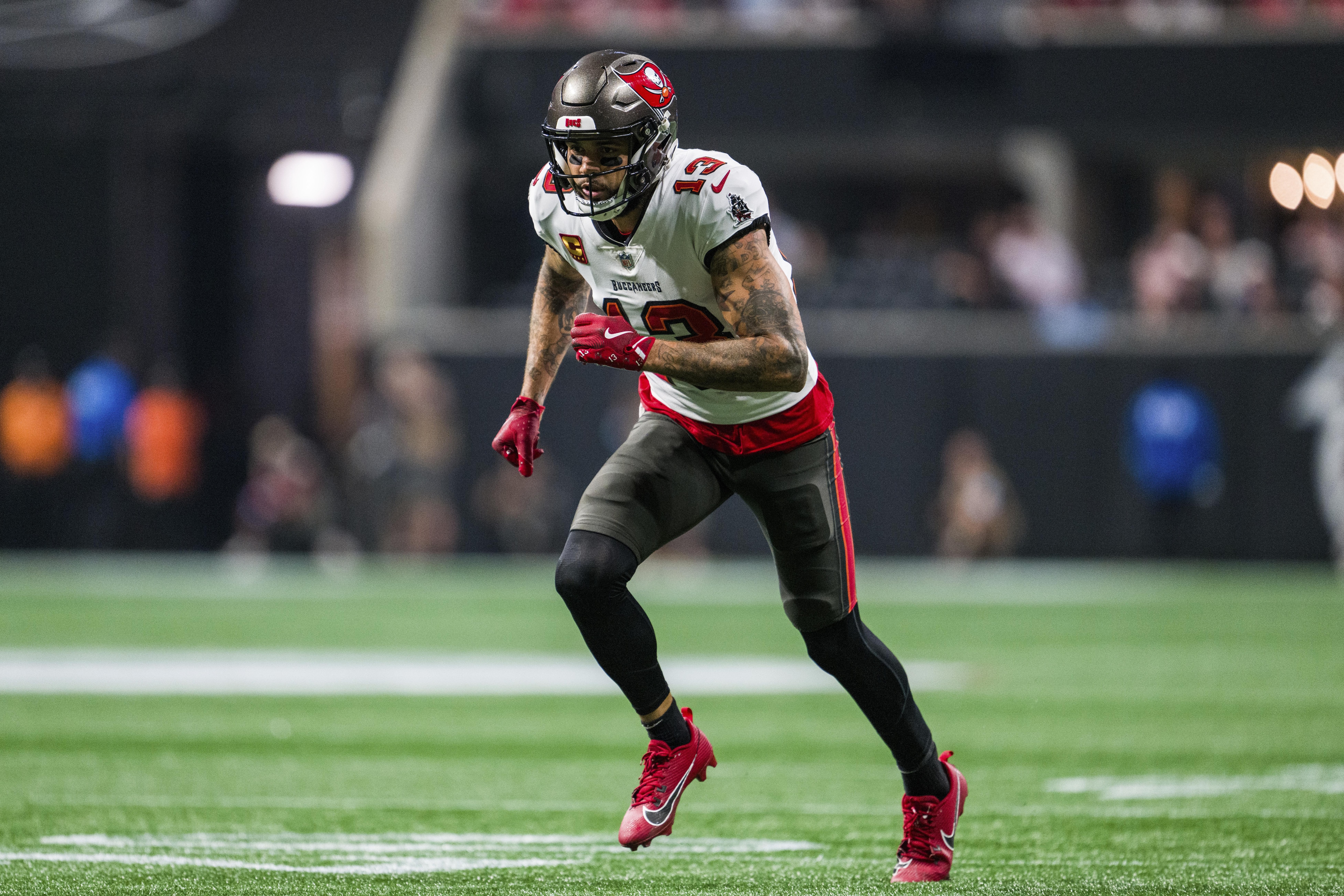 Buccaneers Falcons Football