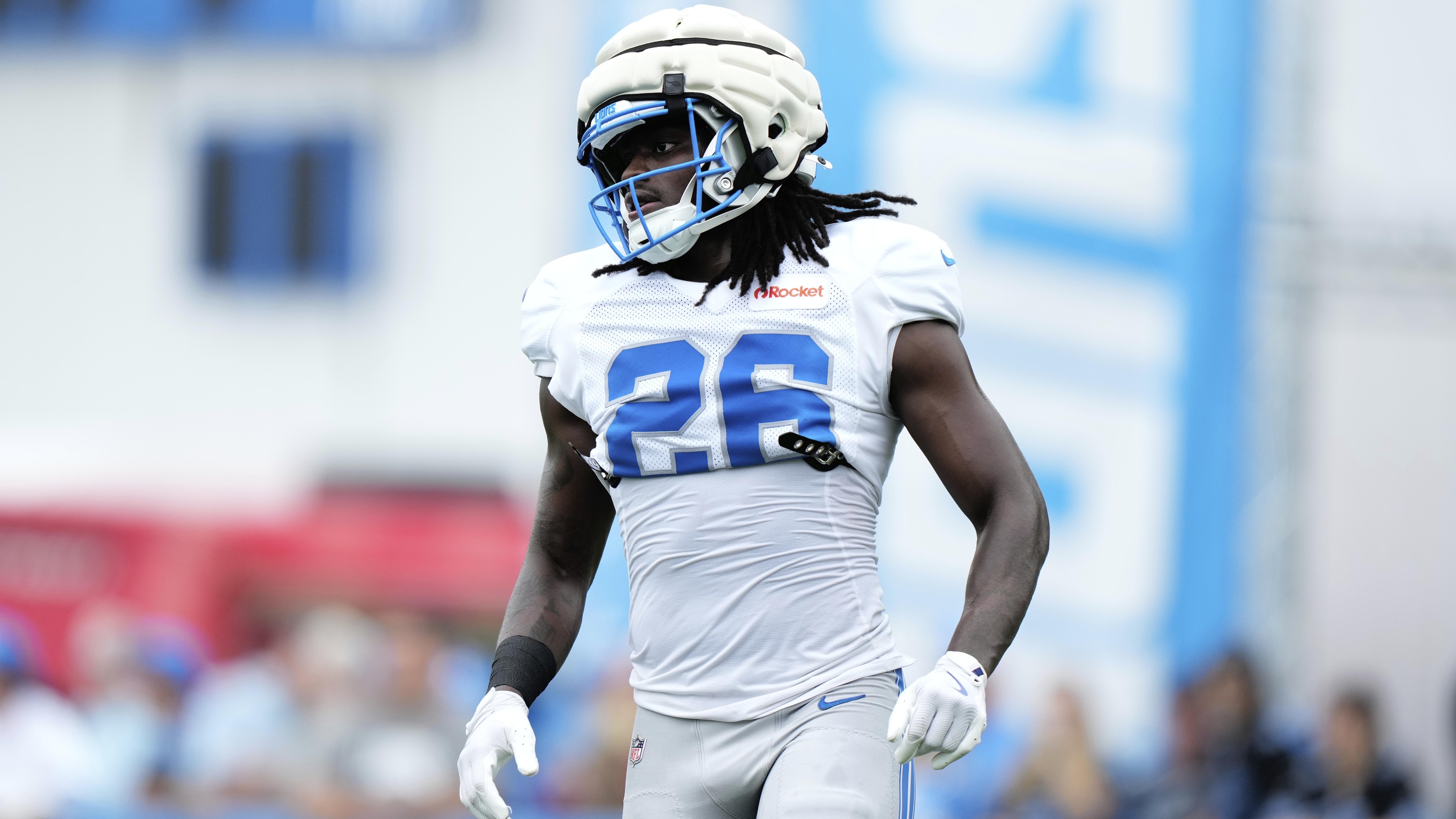Lions' Morice Norris Hospitalized After Exiting vs. Falcons in Ambulance with Injury