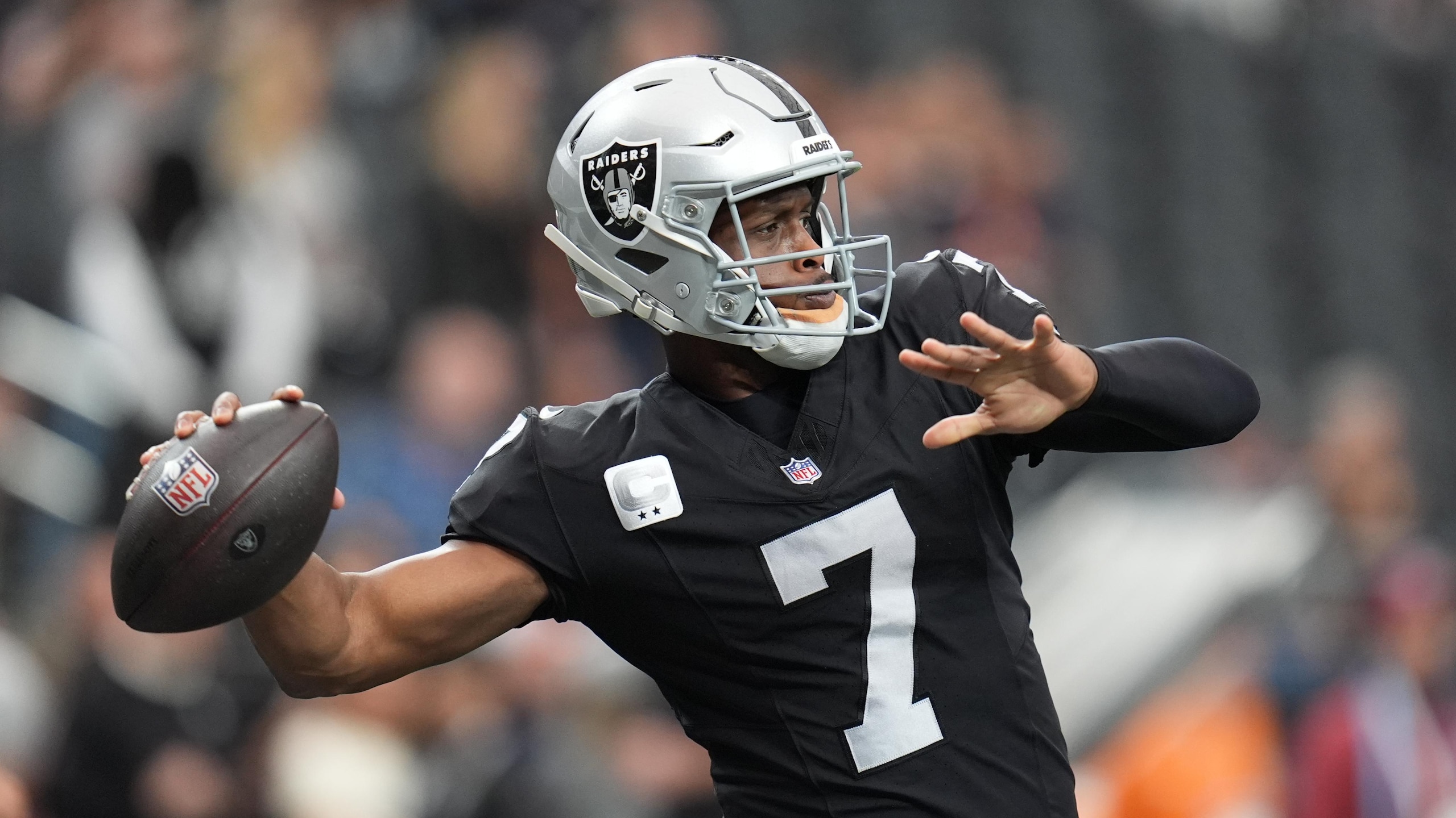 Broncos Raiders Football