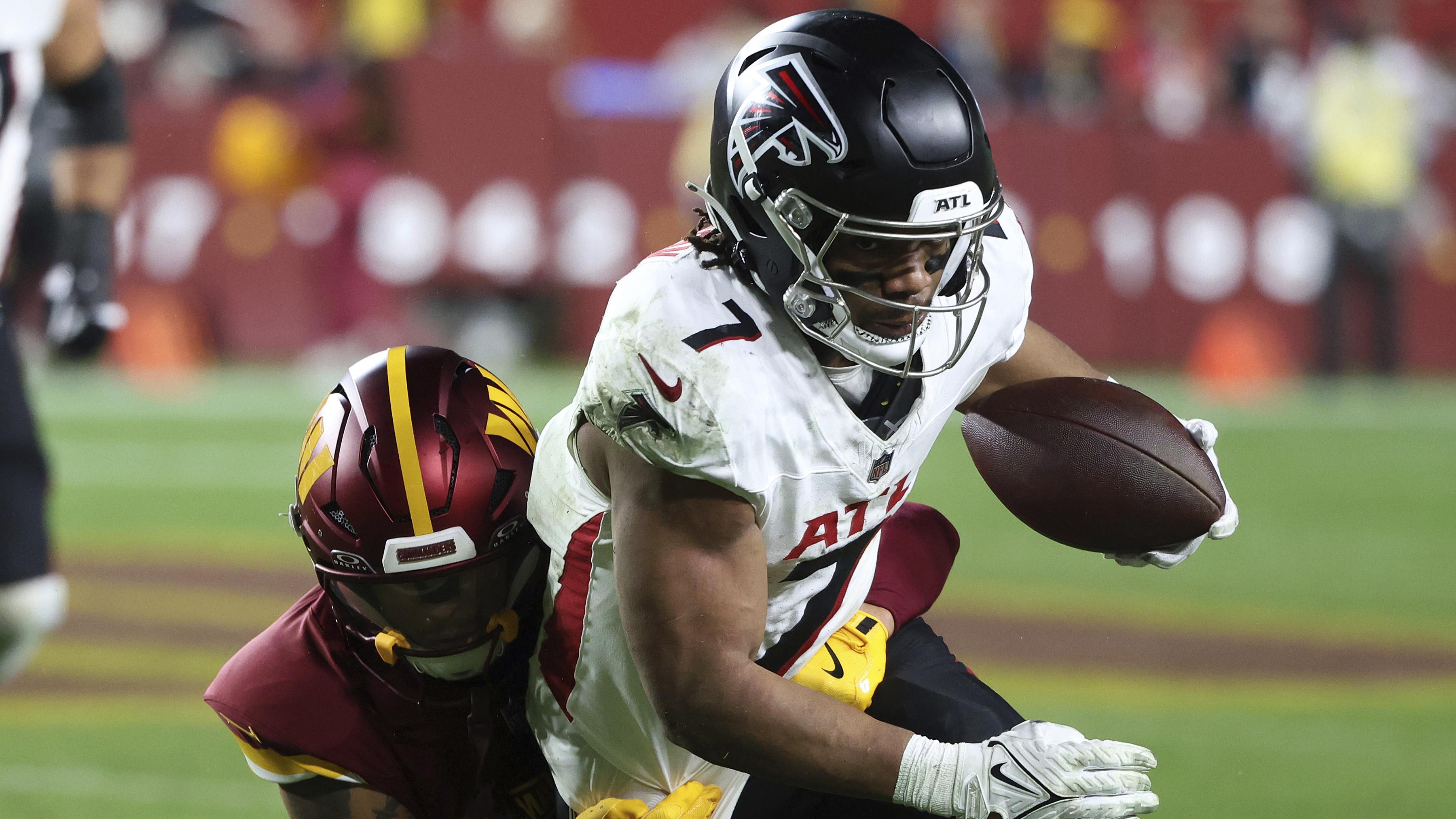 Falcons Commanders Football