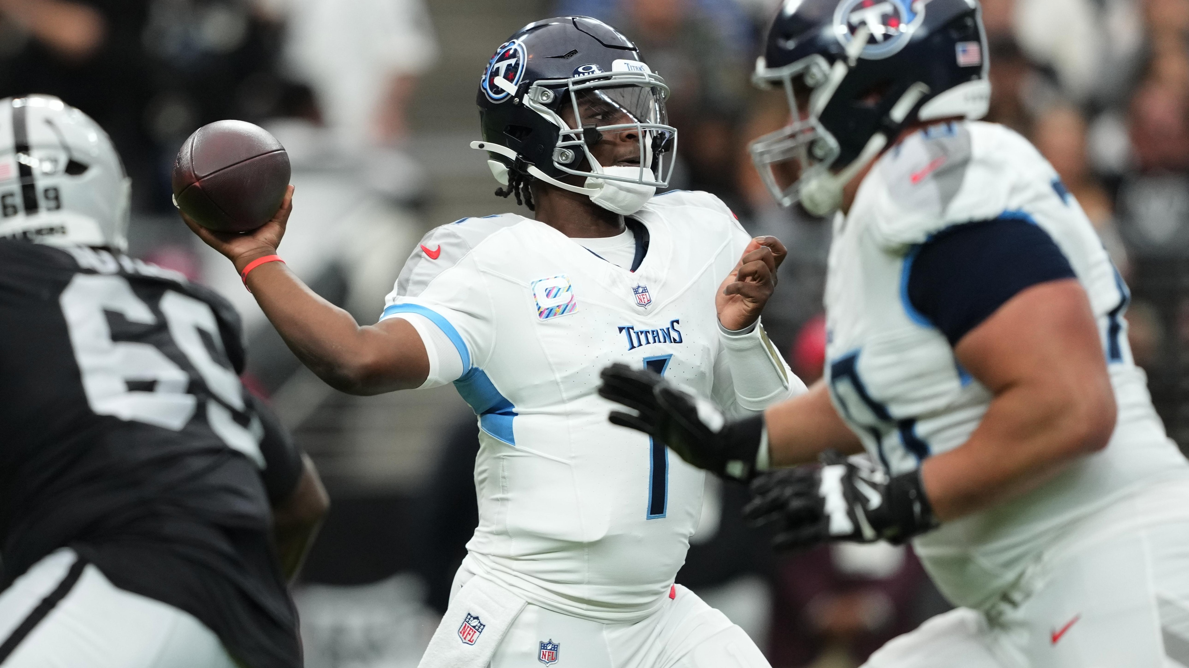 Titans Raiders Football