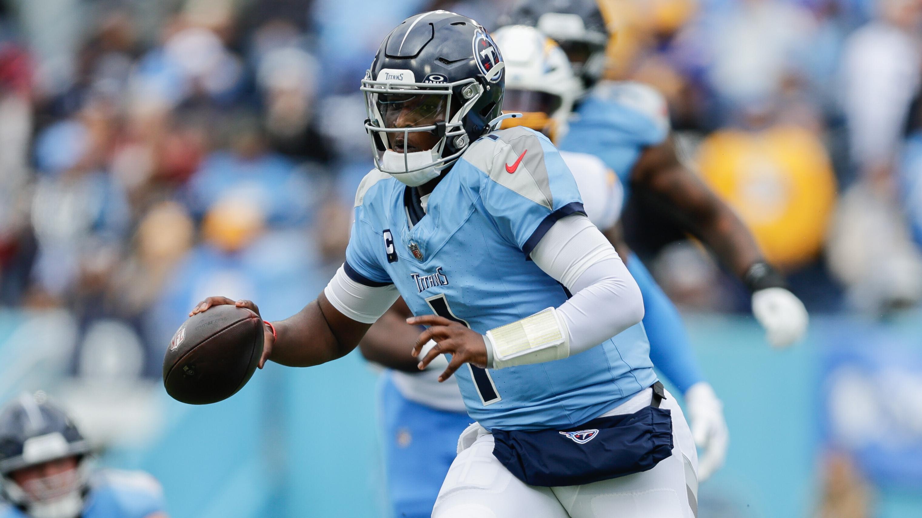 Chargers Titans Football