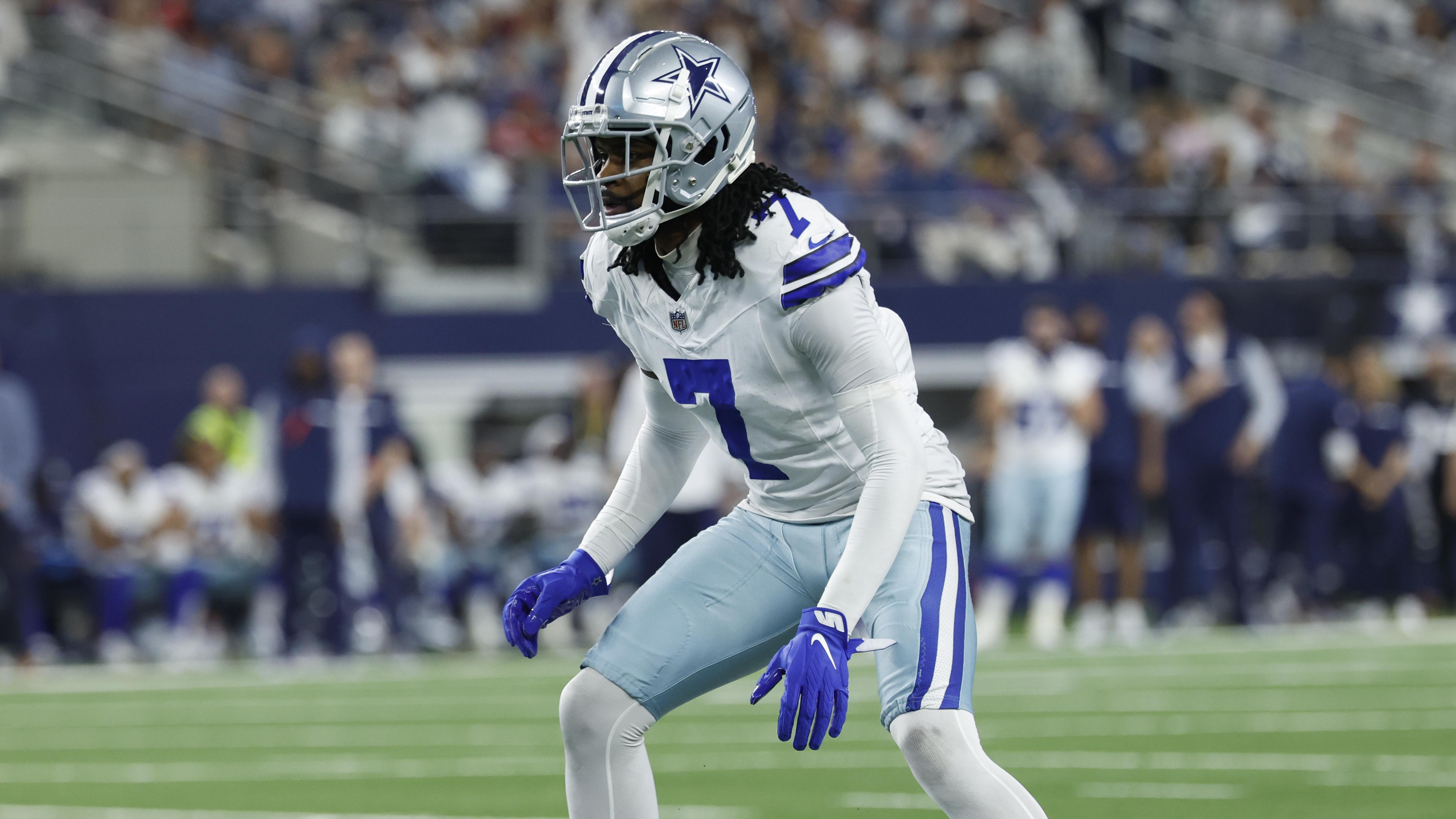 Trevon Diggs Got Food from Field-Level Suite During Cowboys-Eagles Weather Delay