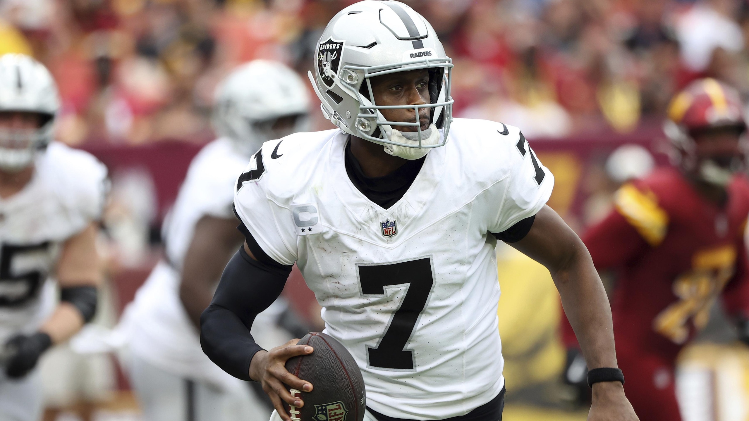Raiders Commanders Football